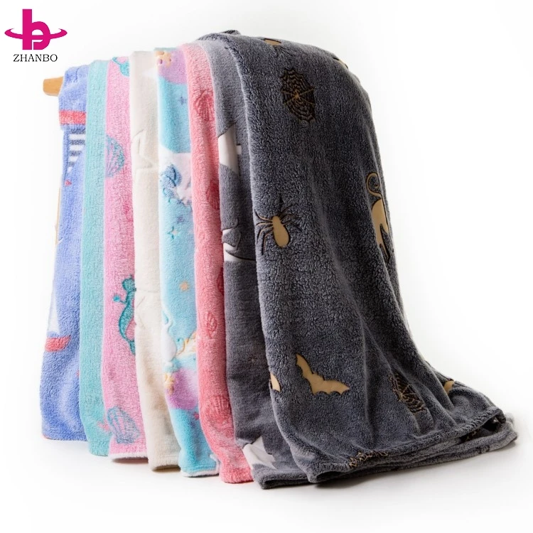 Wholesale Custom Star Shining a Blanket Children Flannel Fleece Fabric Blanket Glowing In The Dark Light In The Dark Blanket