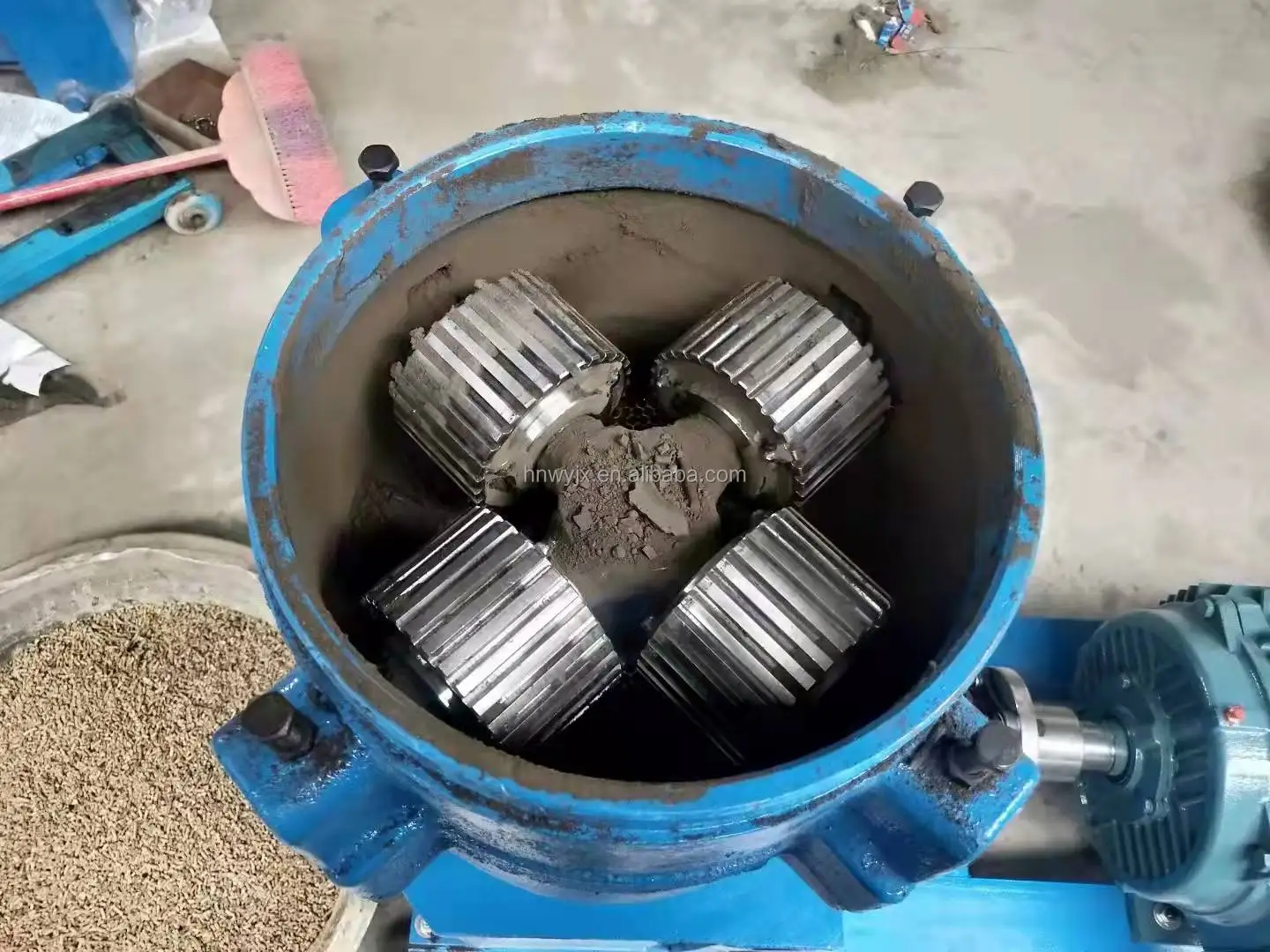 WEIYAN 1000KG/H Diesel Engine 35HP Animal Feed Processing Special Poultry Farm Cattle Mini Feed Pellet Machine