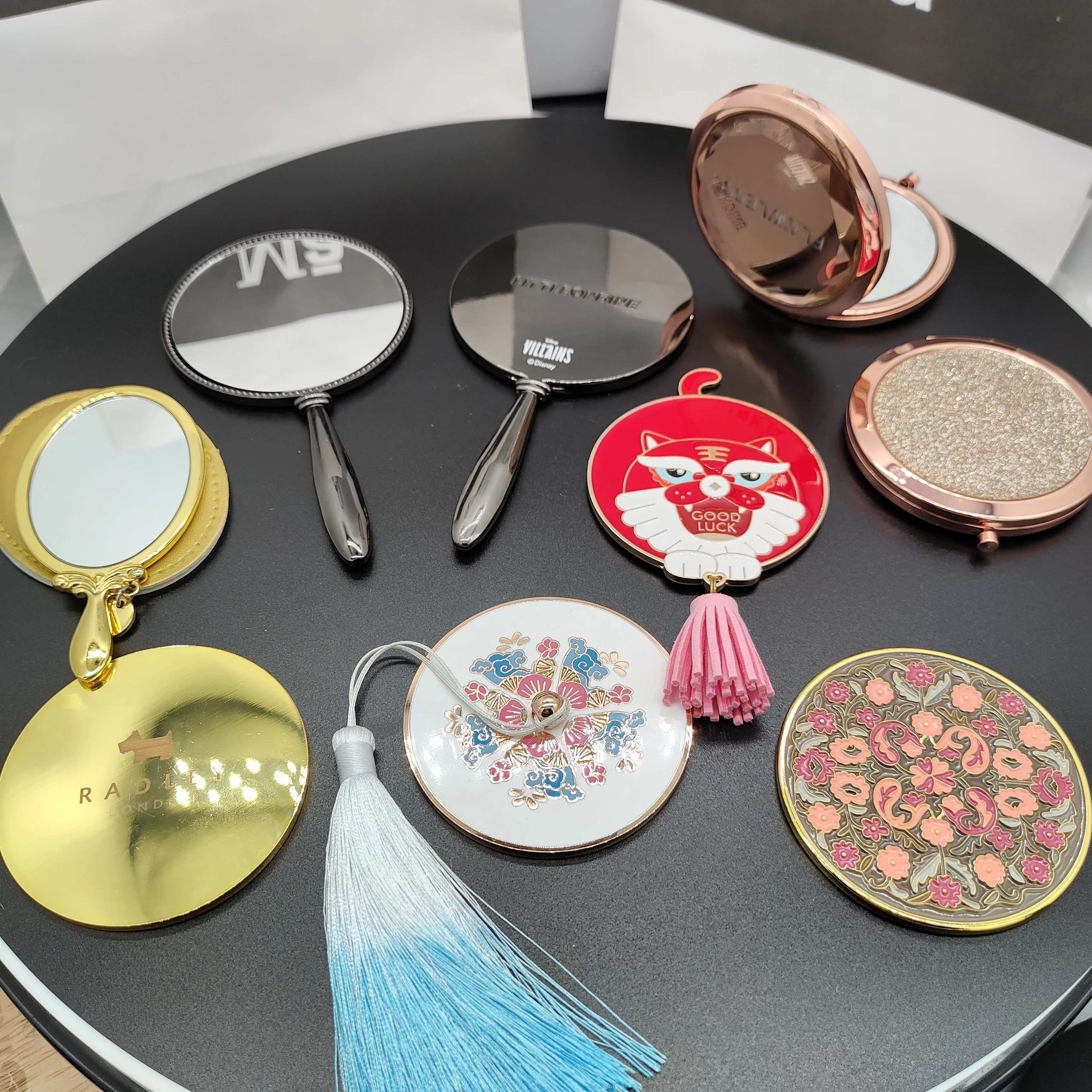 Custom Hand Held Metal Mirror with Leather Cover Hot Sale Decorative Blank Metal Pretty Makeup Mirrors