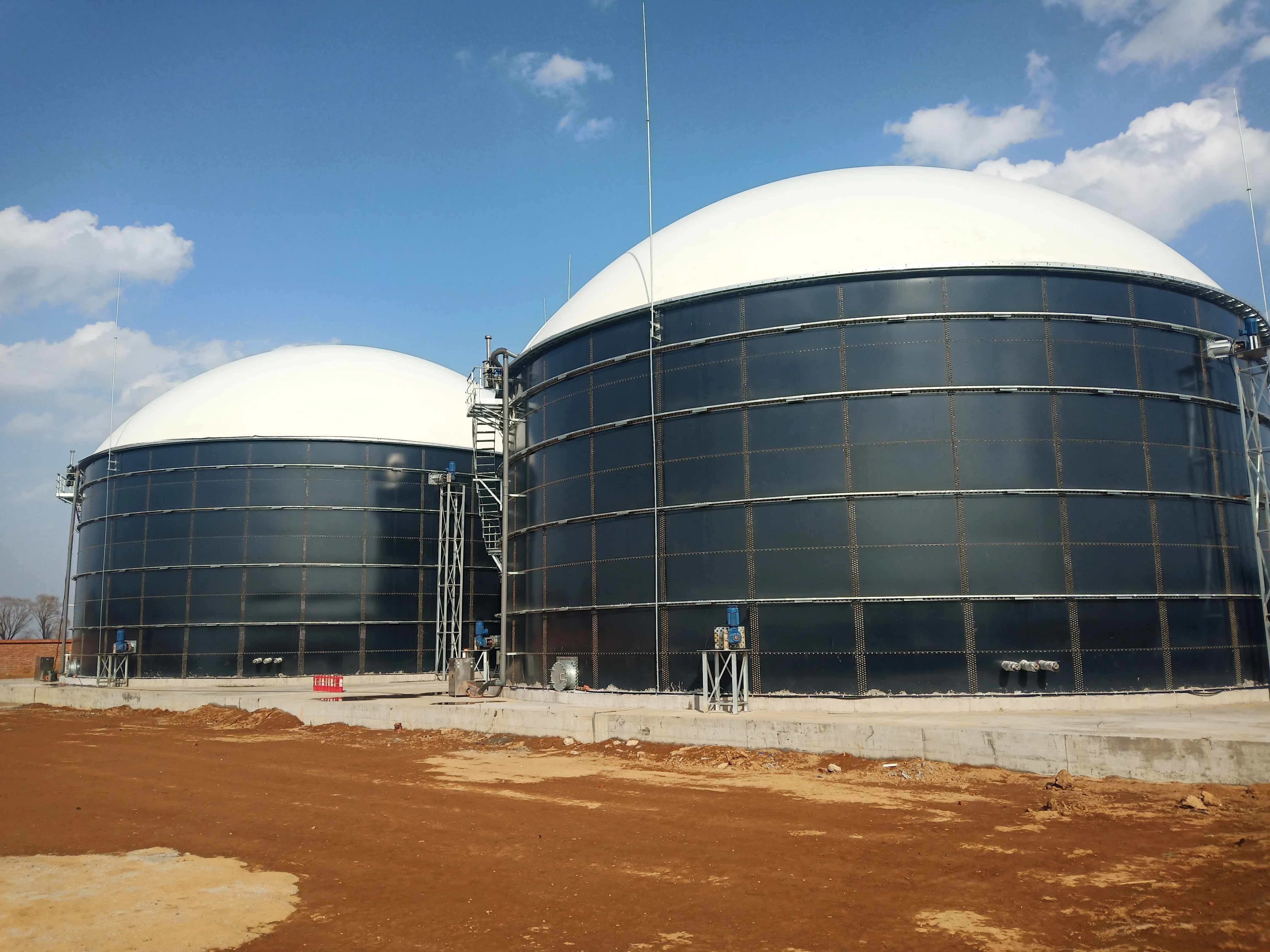 Biogas digester waste treatment plants industrial CSTR for cattle farm biogas electrostation bts