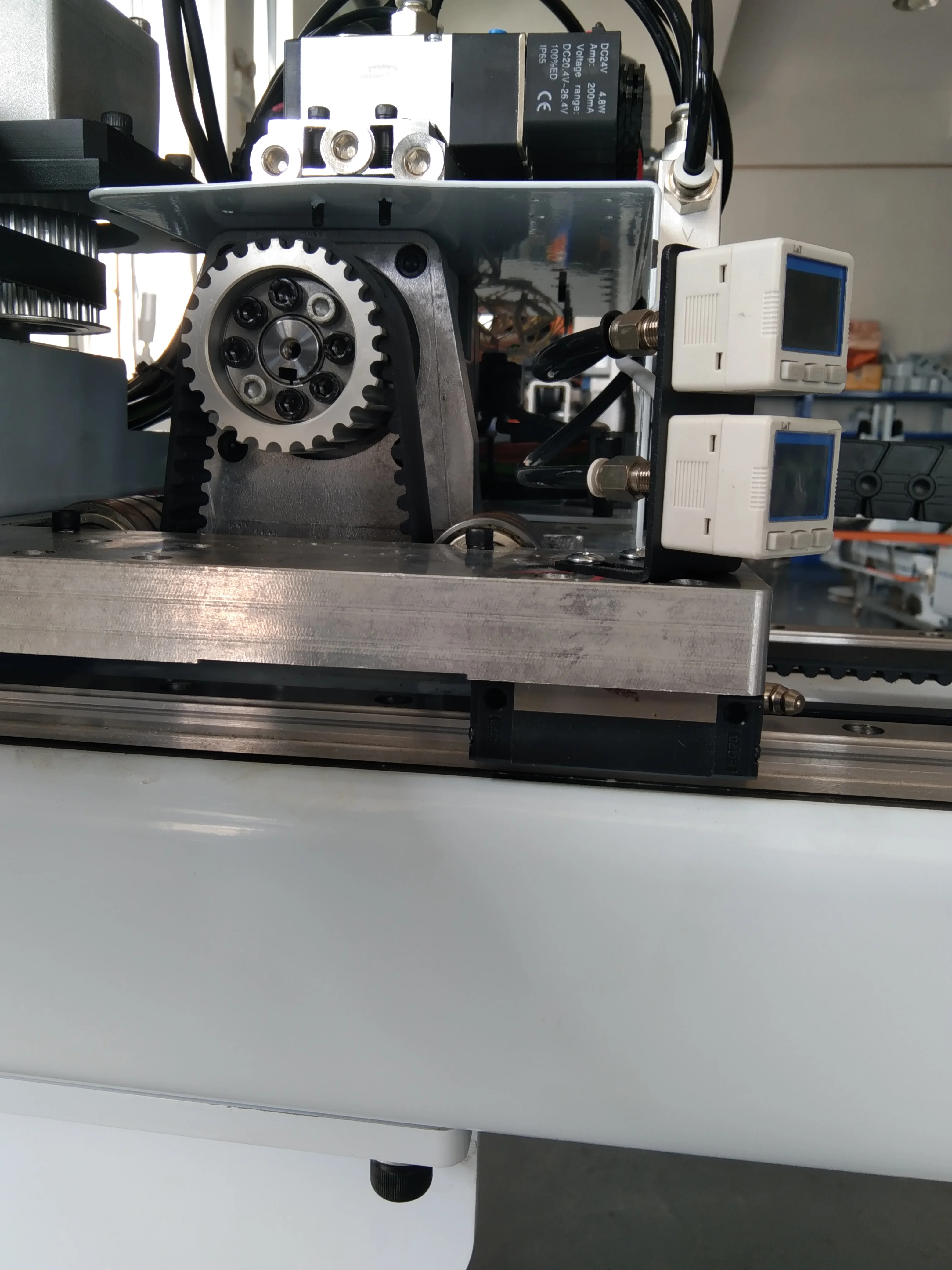 Manufacturers Gripper Pick And Place Robot Arm Injection Moulding Machine Robot Arm