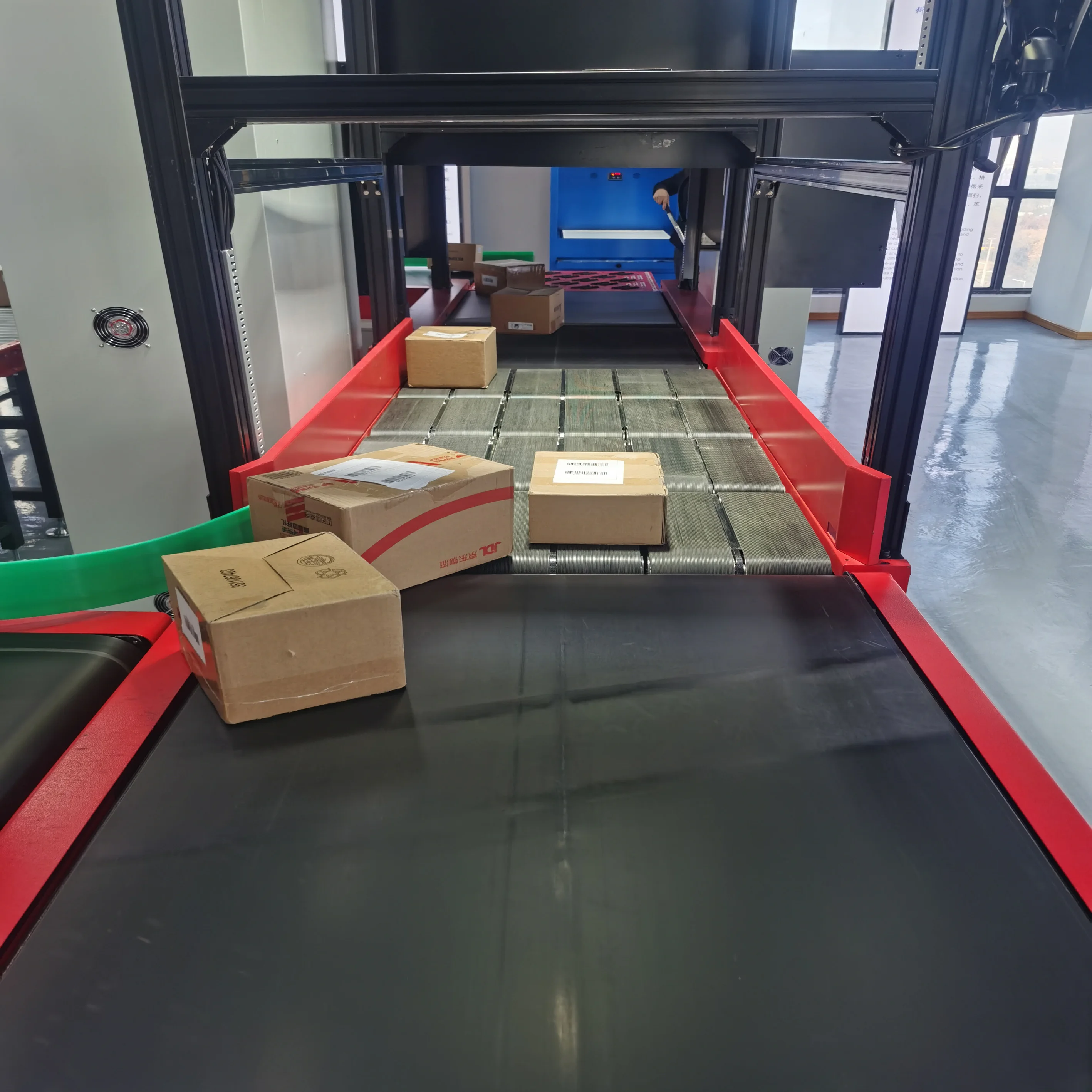 Vision-based parcel singulator и Сортировочное Оборудование для экспресс-склада