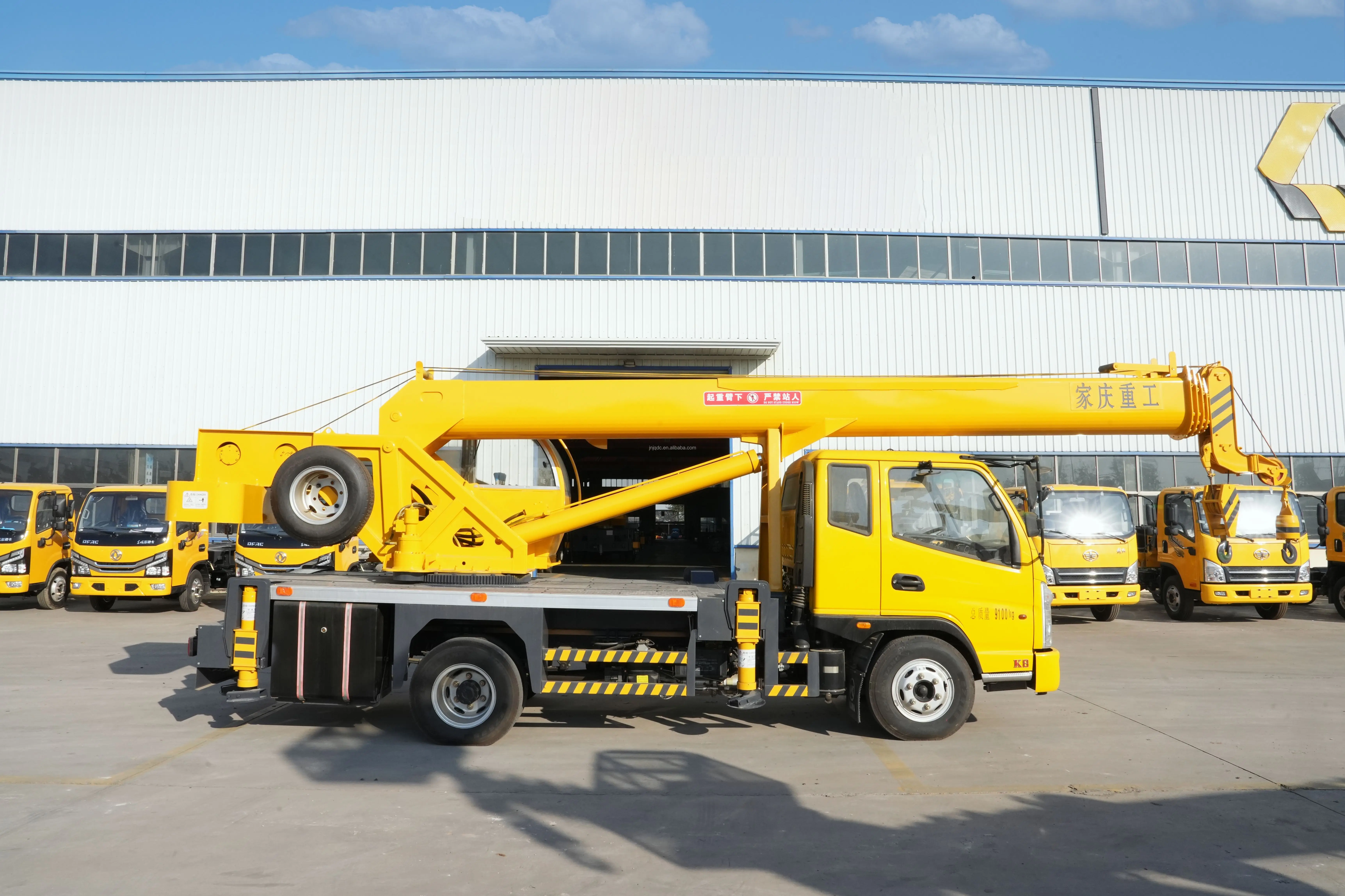 5tons 10tons 12tons 16tons Heavy Duty Low-fuel Consumption Telescopic Boom Truck Crane Hydraulic Mobile Truck Crane