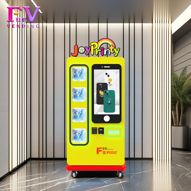 The robot vending machine that uploads photos to print mobile phone cases can complete the printing in a few minutes.