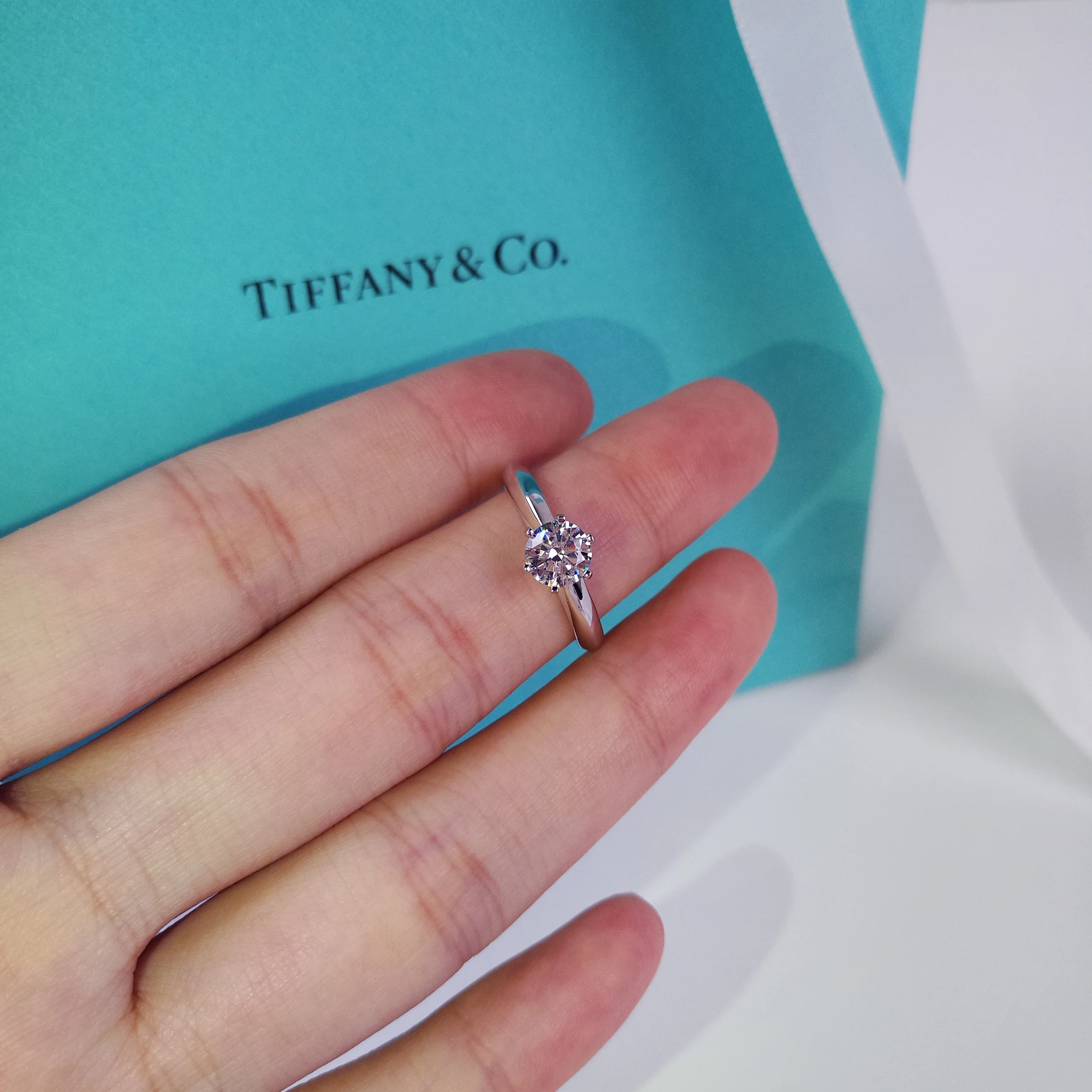 2022 Rochime Fashion 18k white gold lab grown diamonds rings classic brilliant round cut six claws engagement ring