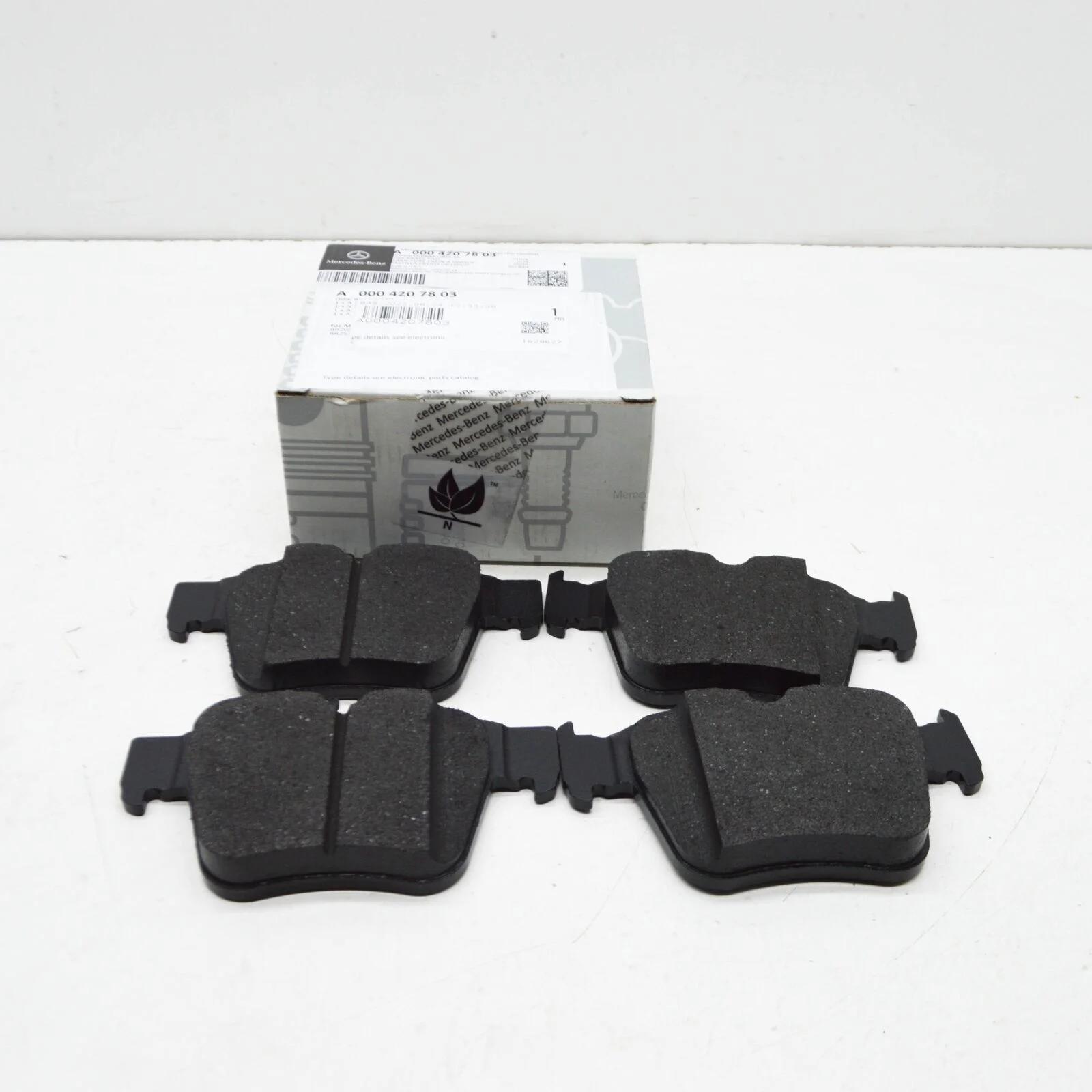 Hot selling Brake Pads  for Mercedes-benz  GLC 200  A AMG OE A0004205900  A000420780