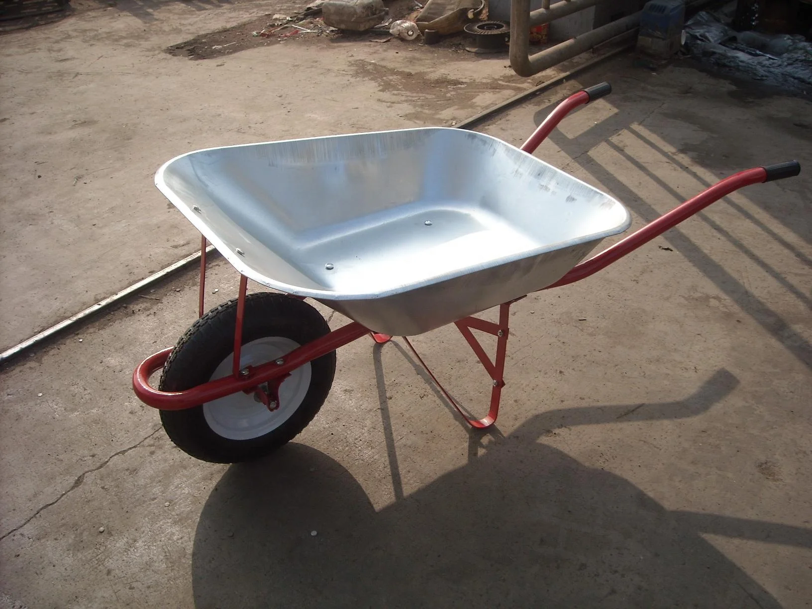 High quality  wheelbarrow  WB6500 with solid wheel  Middle East market