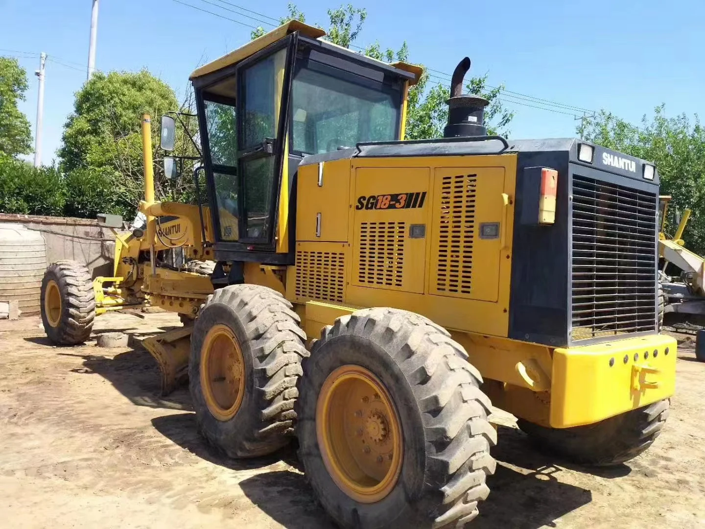 Hot Sale Shantui SG18 Grader High Quality Performance with Core Motor Pump Gearbox & PLC Components Used
