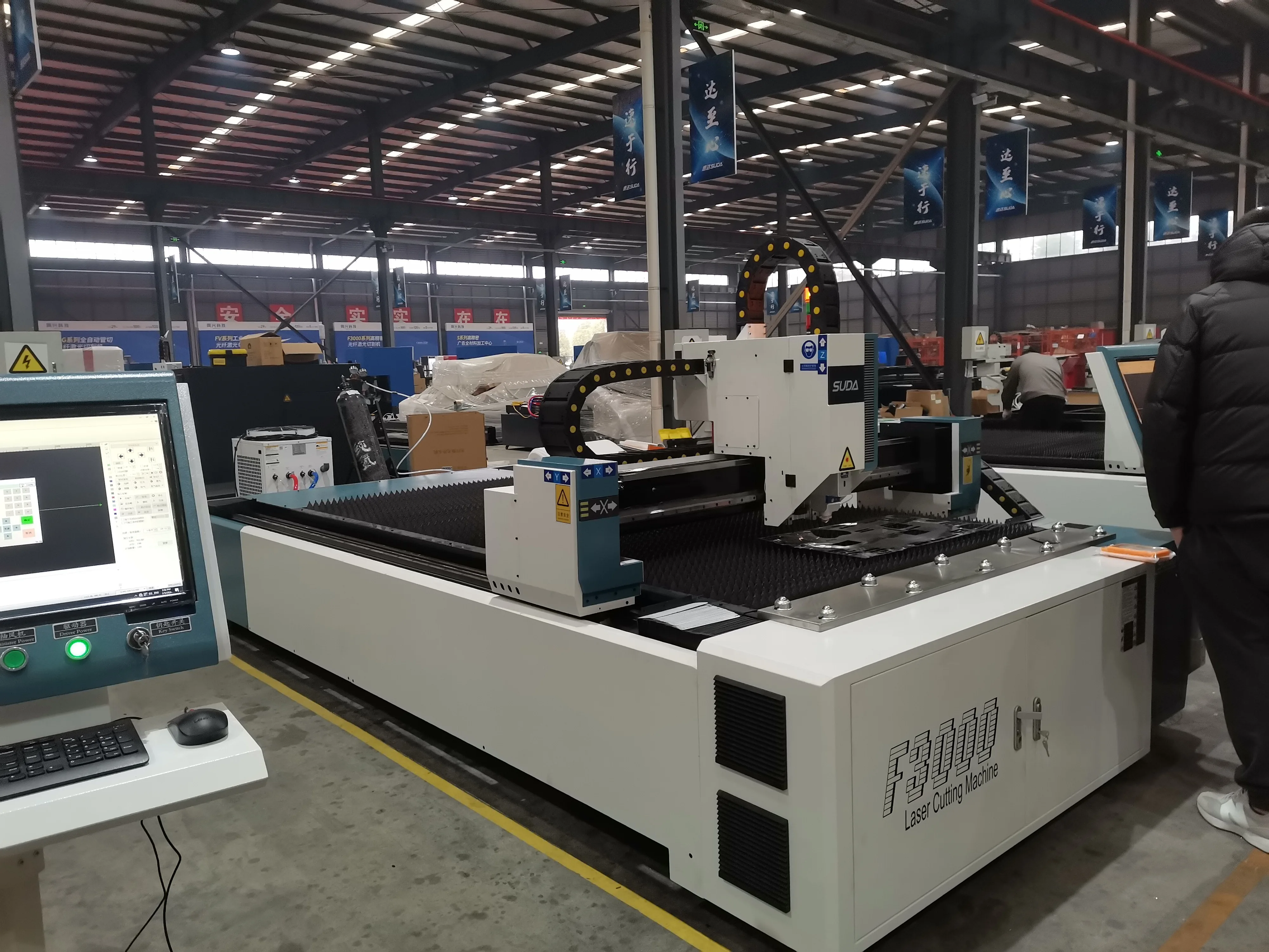 Good Quality cantilever computer sheet metal process laser cutting machine  Laser Cutter opt Raytools or BLT310 cutting head