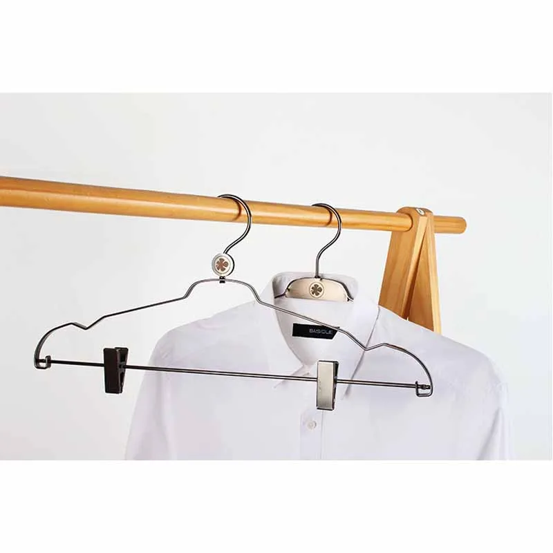 Metal Clothes Hangers Wholesale Iron Clothes Hanging Rack with Clips Heavy Duty Clothes Storage Hangers