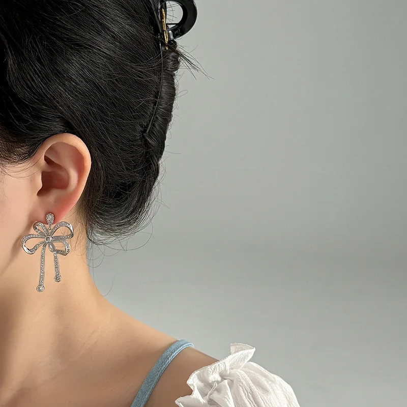 Boutique Copper Rhinestone Earrings Gifts Exquisite Zirconia Earrings Light Luxury Gold Silver Bow Earrings