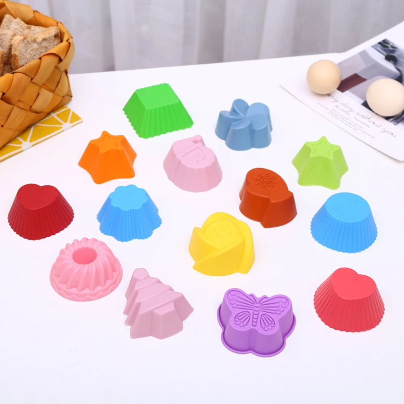 Different shapes Basic Reusable colorful Silicone Cake Mold Mini 12 Cake Cup Silicone Muffin Cups