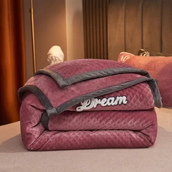 Customized Luxury Mink Printed 3D Super Soft Quilt Bed Sheet Comforter Chinese Bedding Set