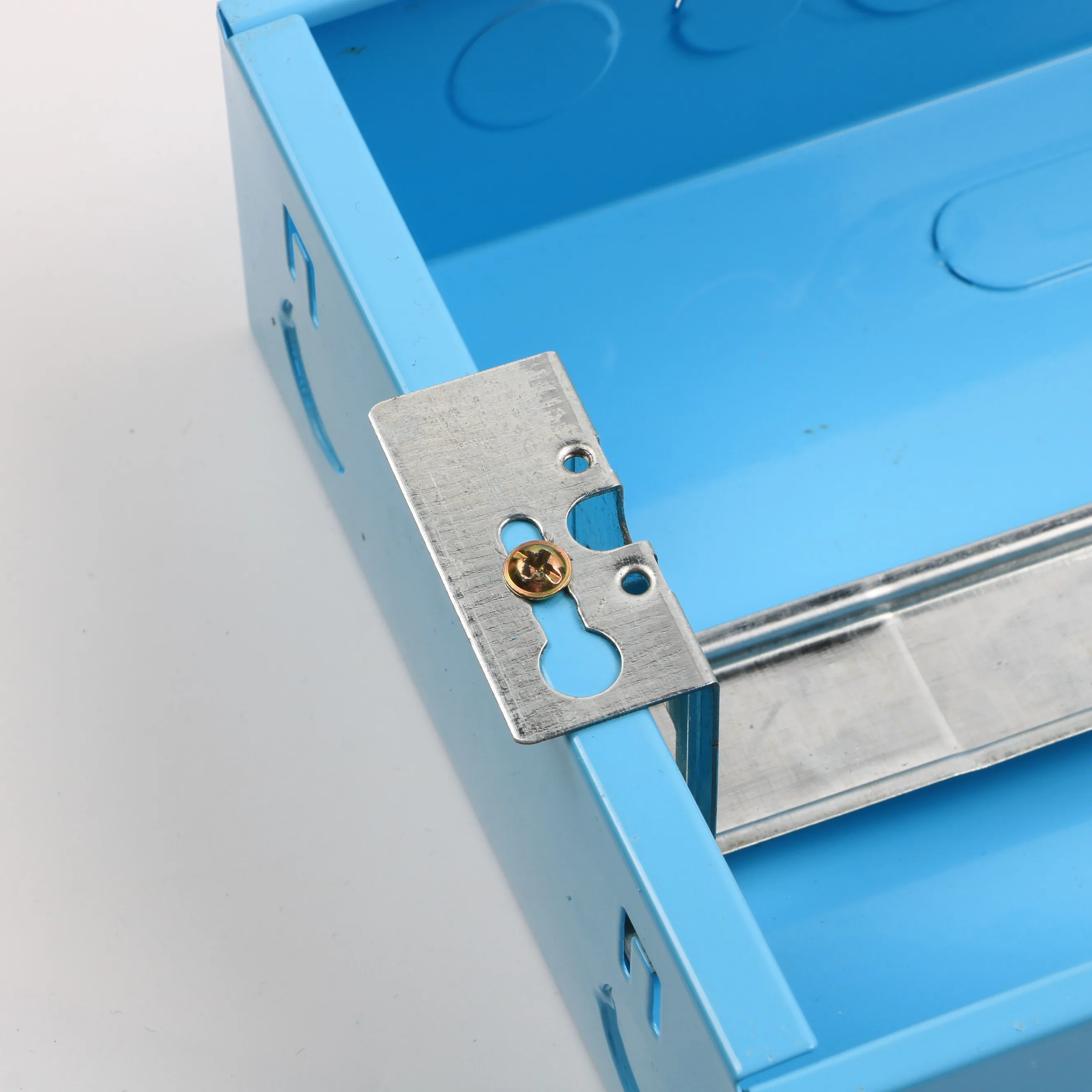 Дешевый водонепроницаемый пластиковый электрический распределительный ящик оптом