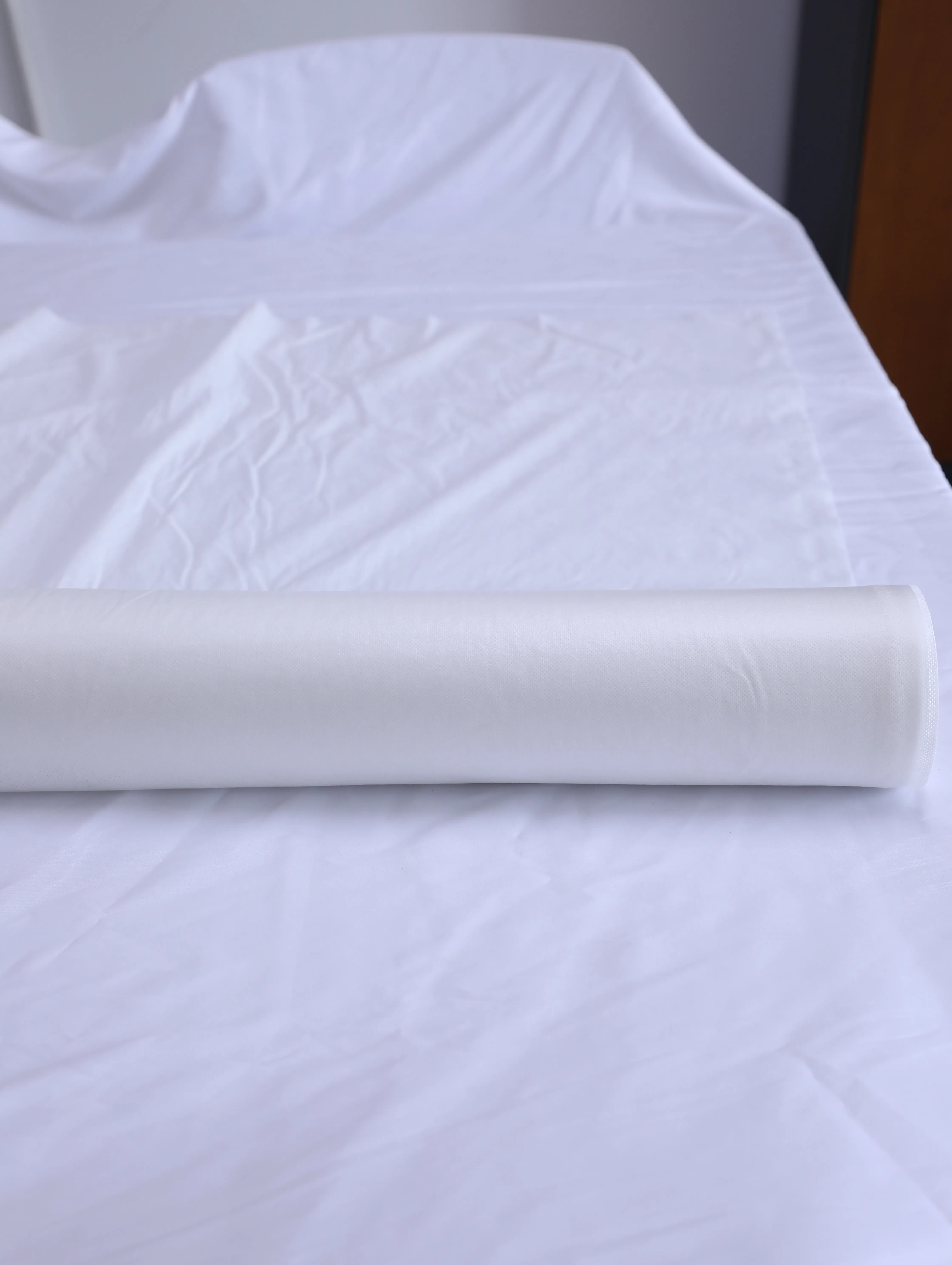 Bamboo fiber Viscose Rayon Cellulose Woodpulp Pulp Parallel Plain mesh Soft Skin Friendly Spunlace Nonwoven Fabric roll