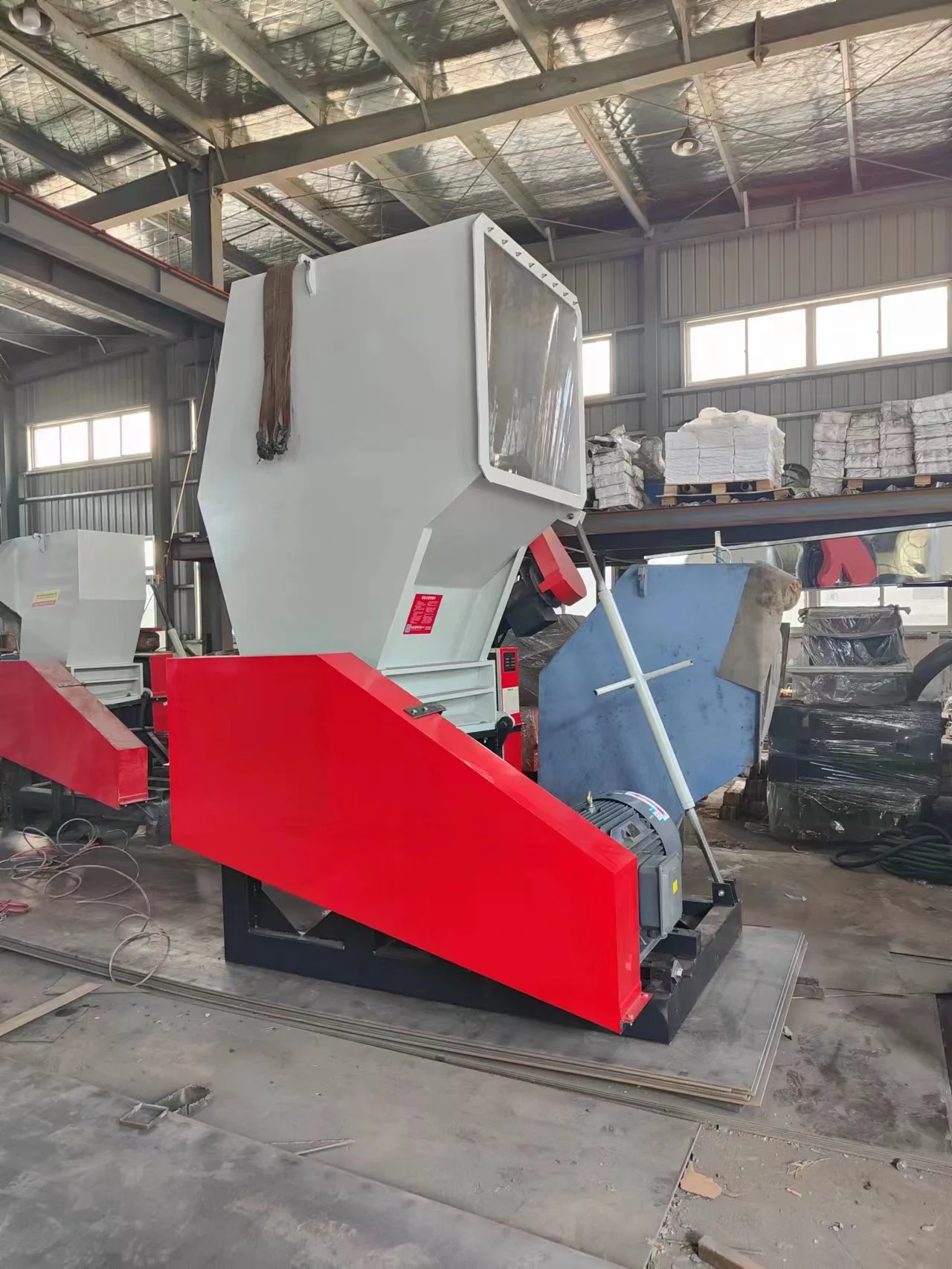 Exclusive drum plastic crusher machine winding film Motor 45KW plastic drum crusher machine