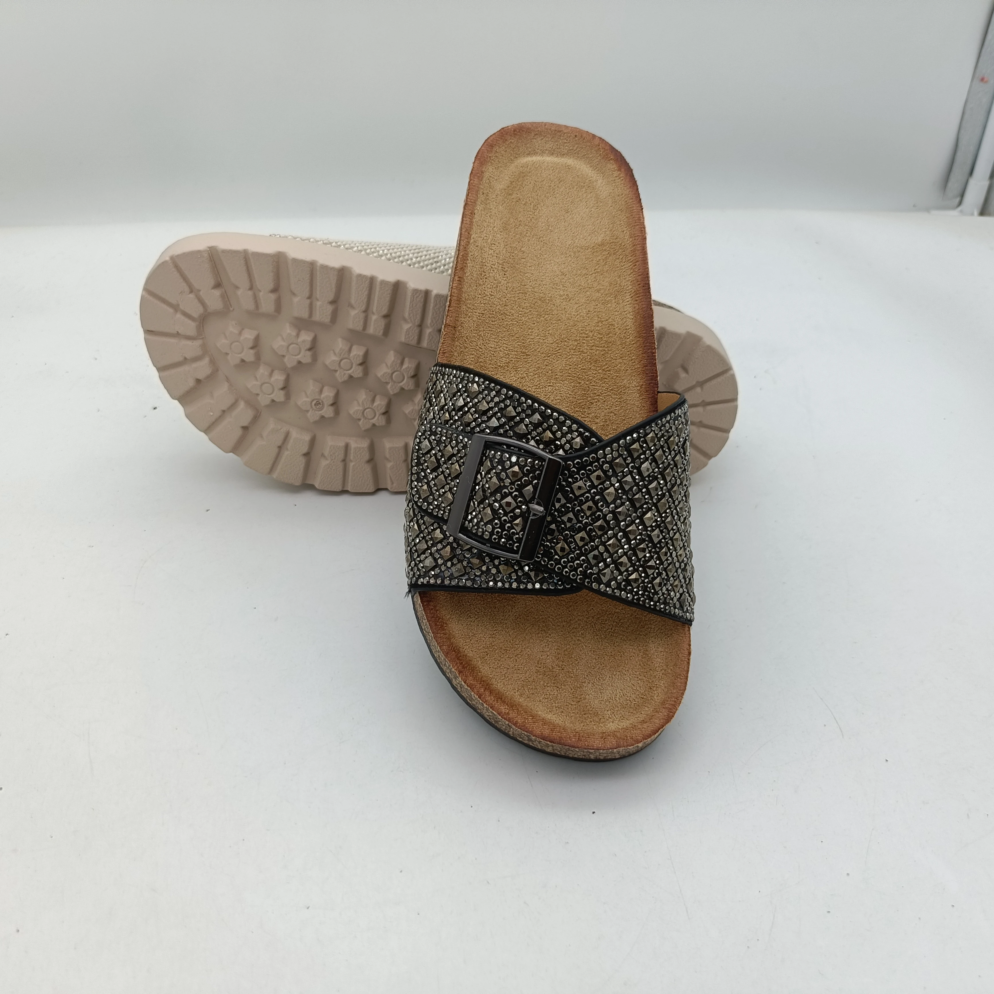 Summer Female Ladies Girls Fashion Rhinestone Flat Thick Sole Slipper Comfortable Casual Flip Flops Trending Breathable Upper