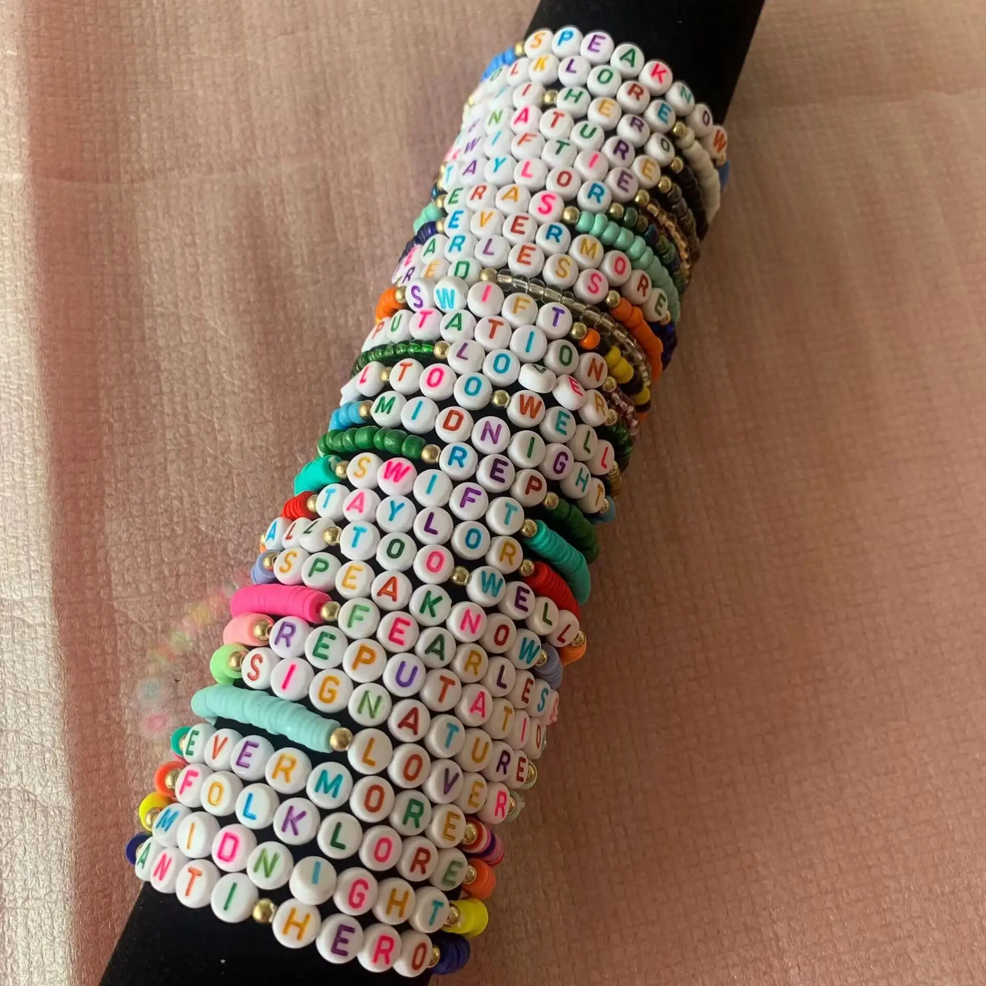 2024 Taylor bracelet foreign trade explosive can be customized English name Logo letter bracelet glass rice bead bracelet