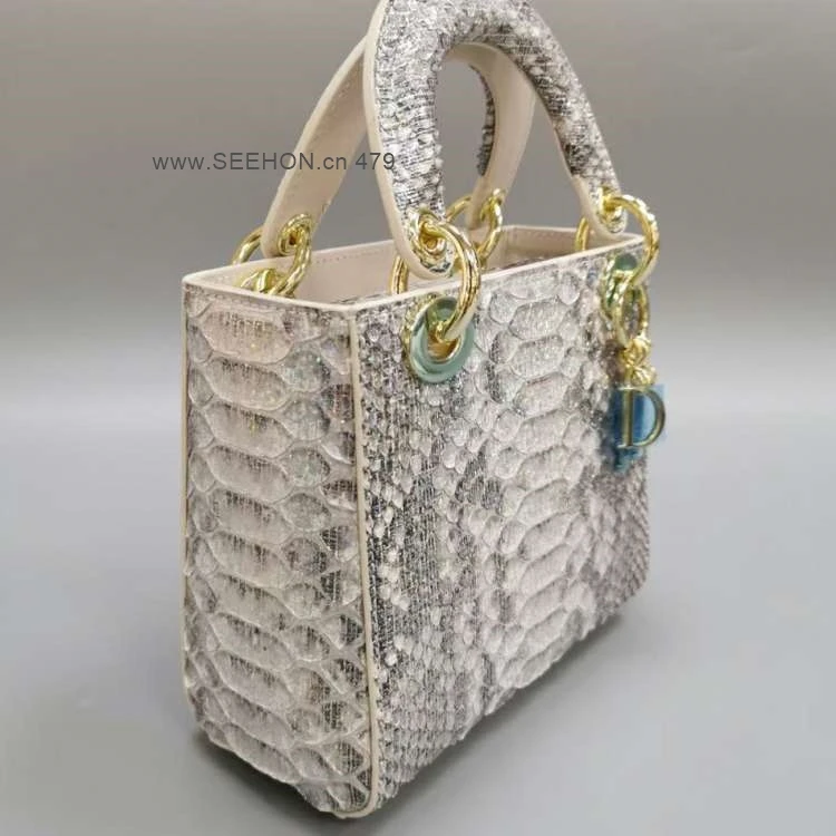 Exquisite and fine crocodile hide characteristics for handbags