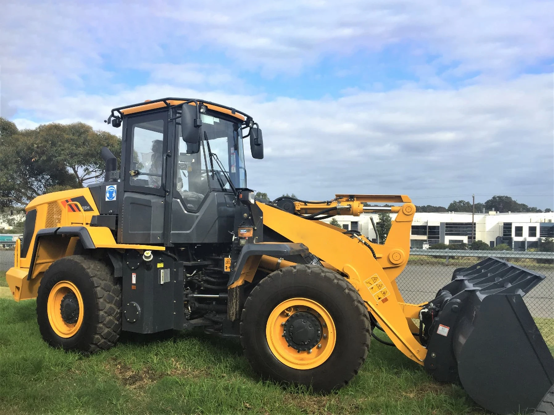 China Brand 835H Loader Good Earth Moving Machinery Loaders With 3 Ton Capacity for Sale