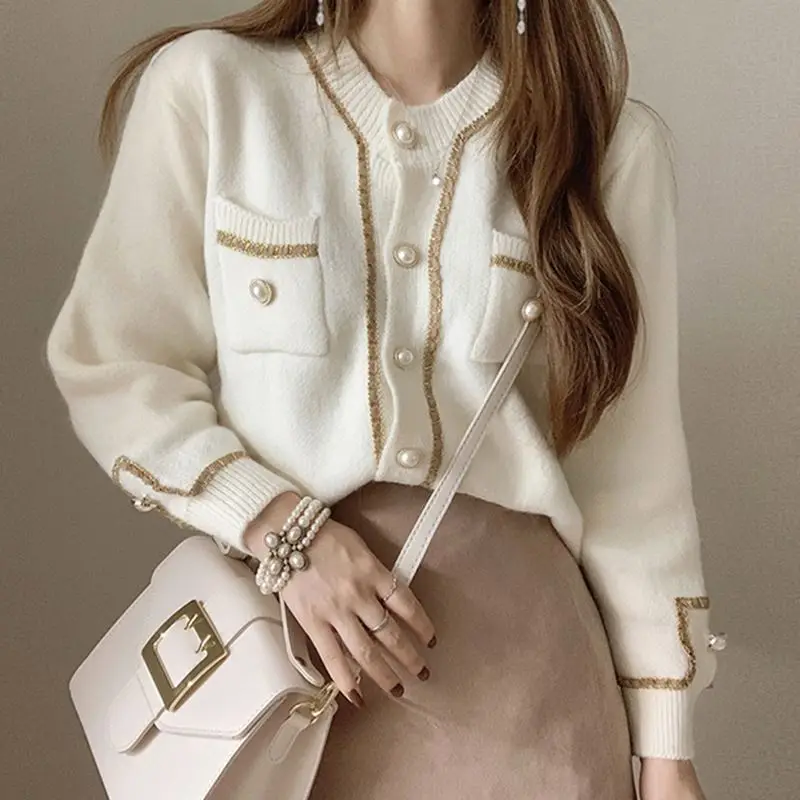 2021 Spring Fashion Ladies Retro Pearl Button Cardigan Sweater Coat Chic Gold Silk Splicing Round Neck Knitted Sweater Women