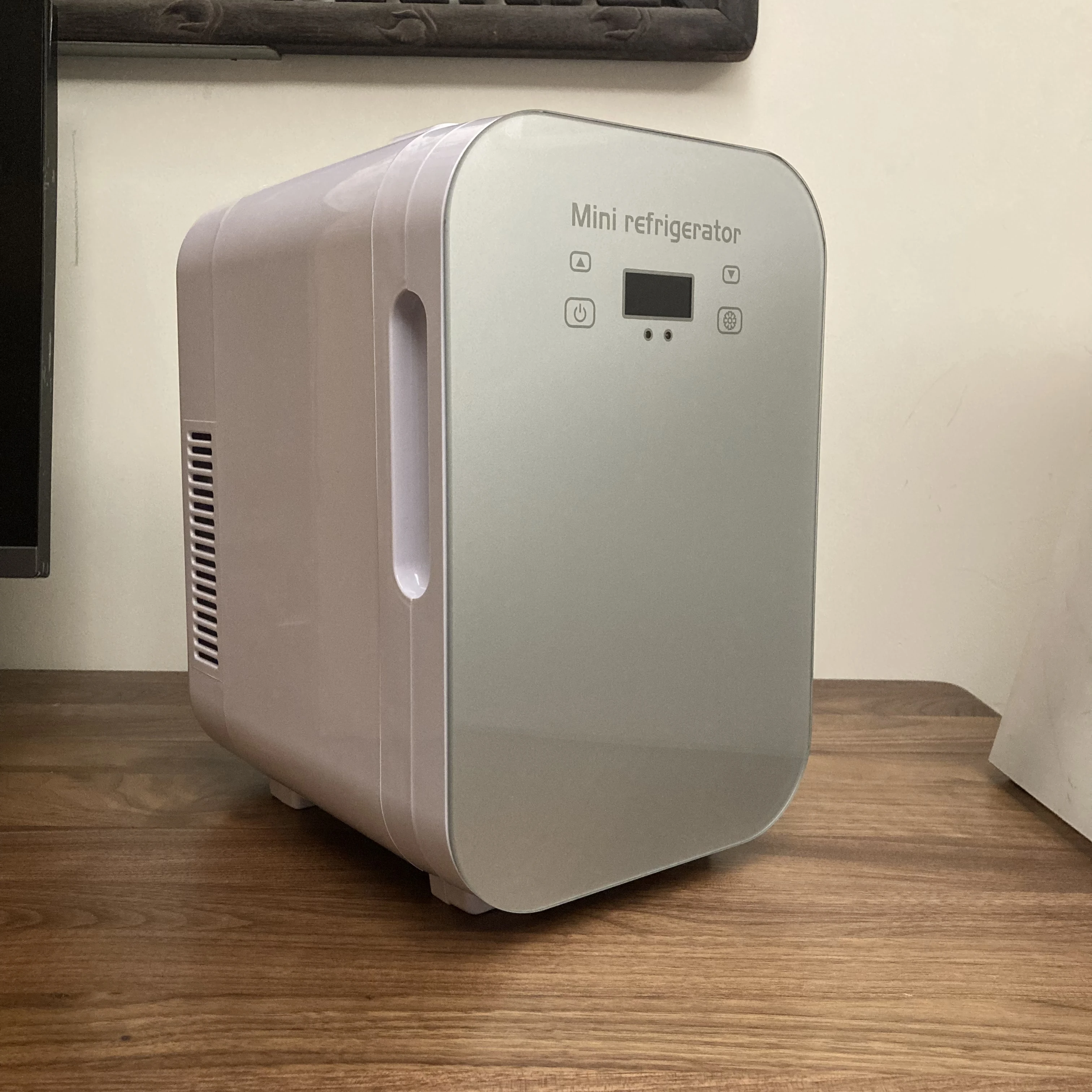 Single Zone LCD Adjustable Temp 8L Silver Glass Door 220/110/12V Car Refrigerator Make-up Mini Fridge