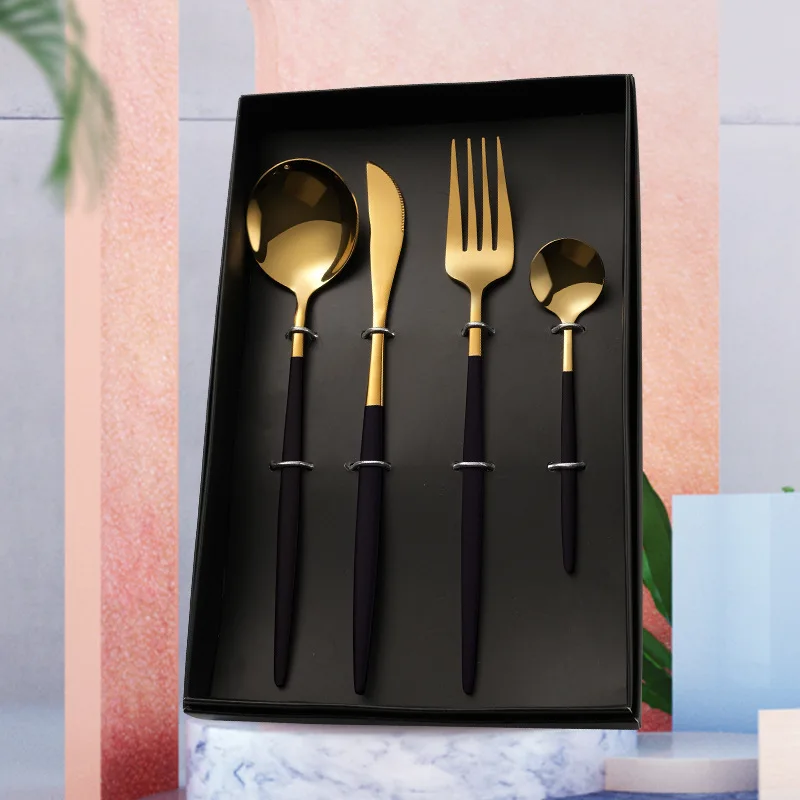 Christmas gift box 304 Stainless steel knife fork spoon four piece set golden steak knife fork Portuguese western tableware set