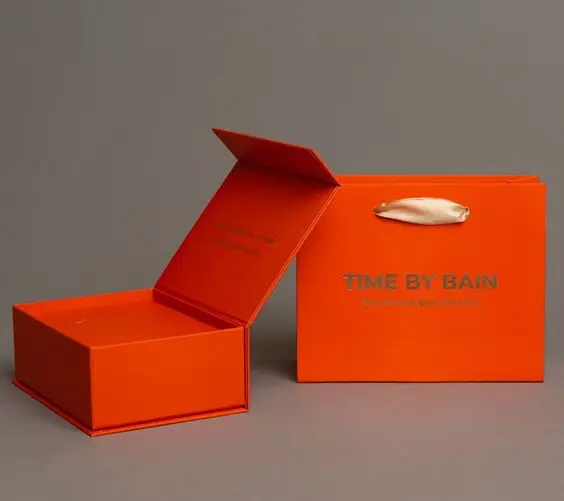 Customize Large Black Foldable Magnetic Closure Luxury Bridesmaids Gift Cardboard Shipping Paper Box For Clothes T-shirt