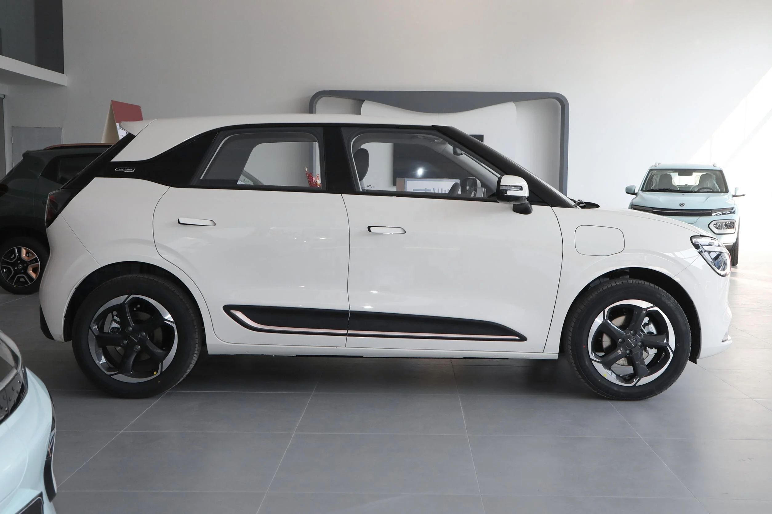 Wholesale China New Mini Car Dongfeng Nano 01 2024 330 430km Lite Air Plus Max Dongfeng Nammi 01 Electric Car