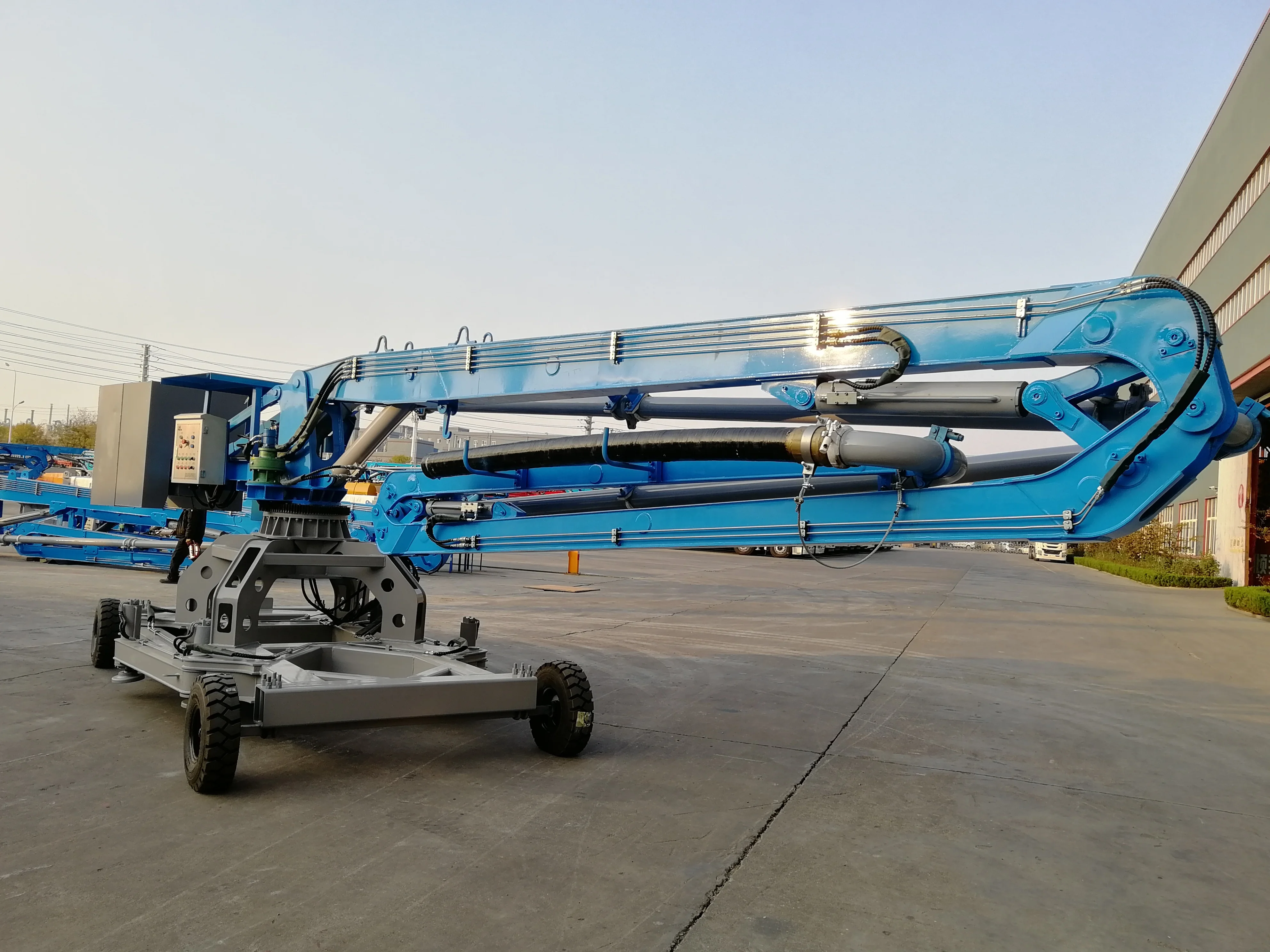 
Construction machinery 15m 17m walking type hydraulic mobile concrete placing boom for sale 