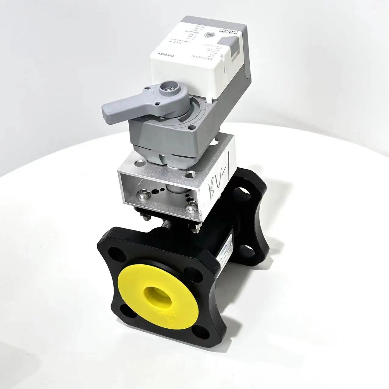 Two-way Control Ball Valve Flange With 10Nm Damper Actuator