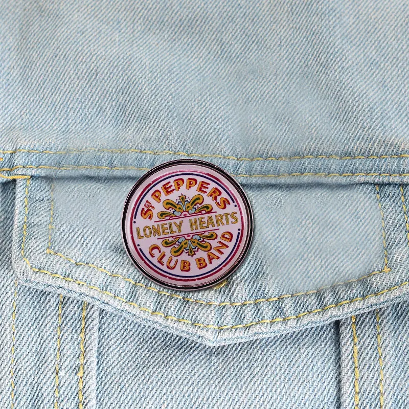The Beatleees 1967 Eighth Studio Album  SGT Peppers Lonely Hearts Club Band Logo Enamel Pin Button Badge