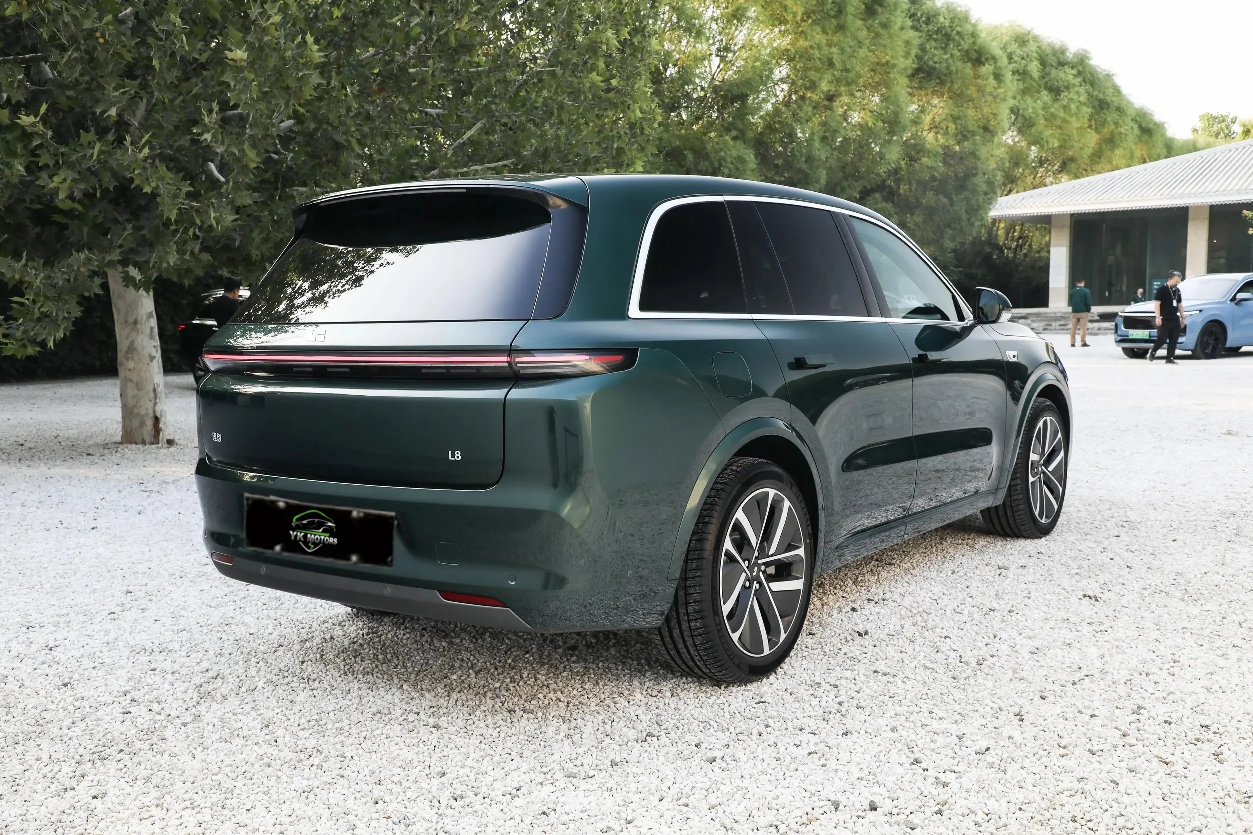 2024 Leading Ideal L8 Max 210km SUV Lixiang 5-door 6-seater 210km/h Range Hybrid Car REEV