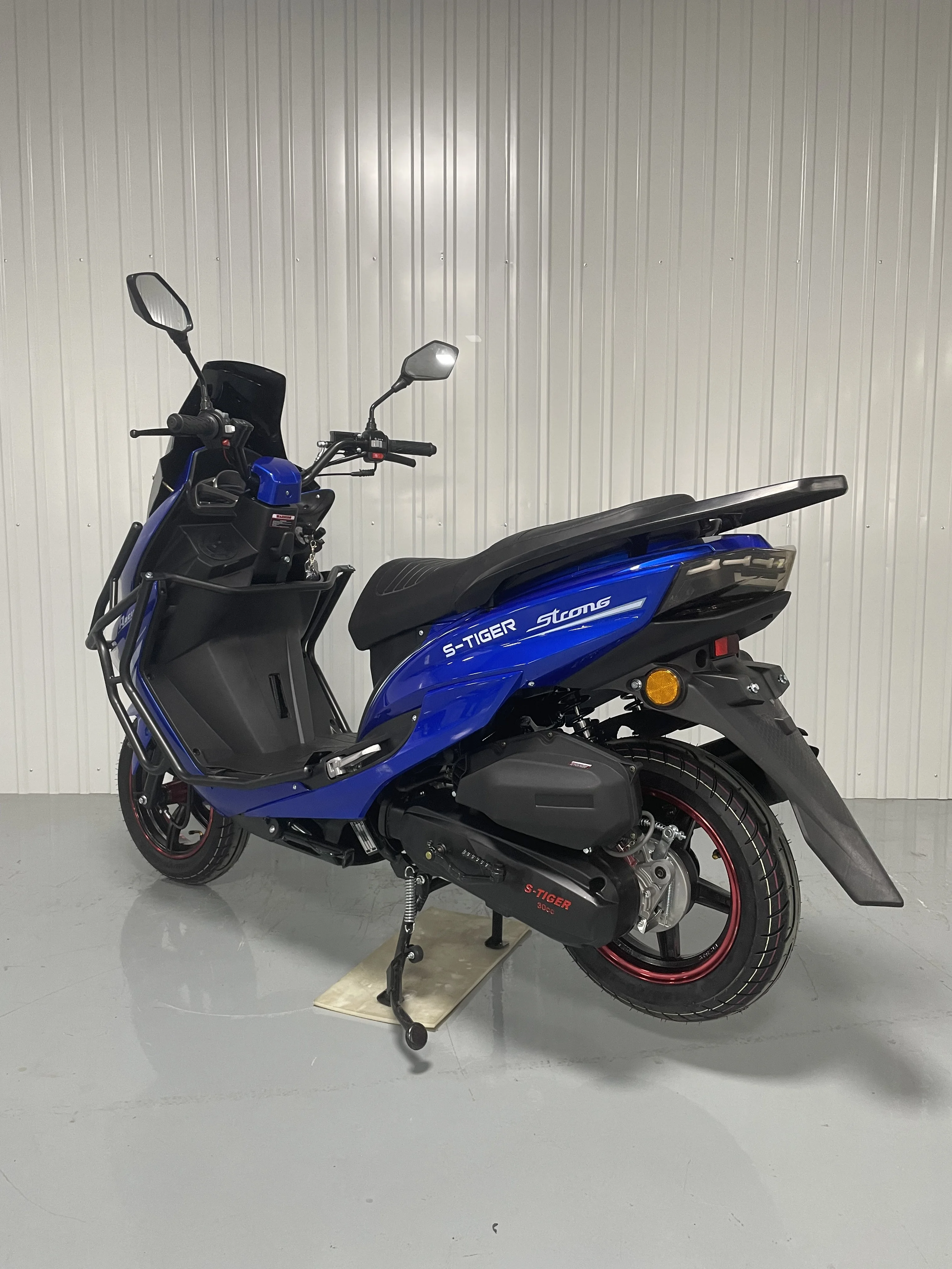 125cc/150cc good selling gasoline scooter with best price,CKD packing