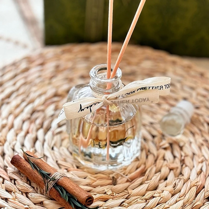 Large Amber Glass Jar Scented Soy Candle with Essential Oil Beeswax Pillar for Spa Use in Animal Shape for Holiday and Easter