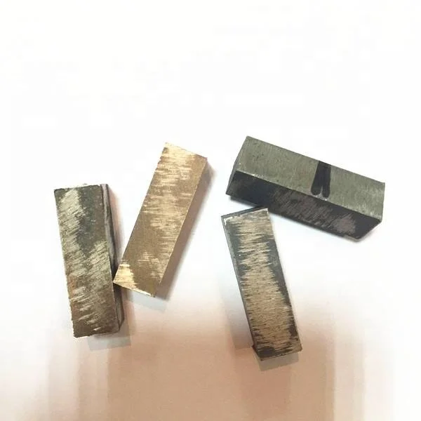 Abrasive diamond grinding segments for stone