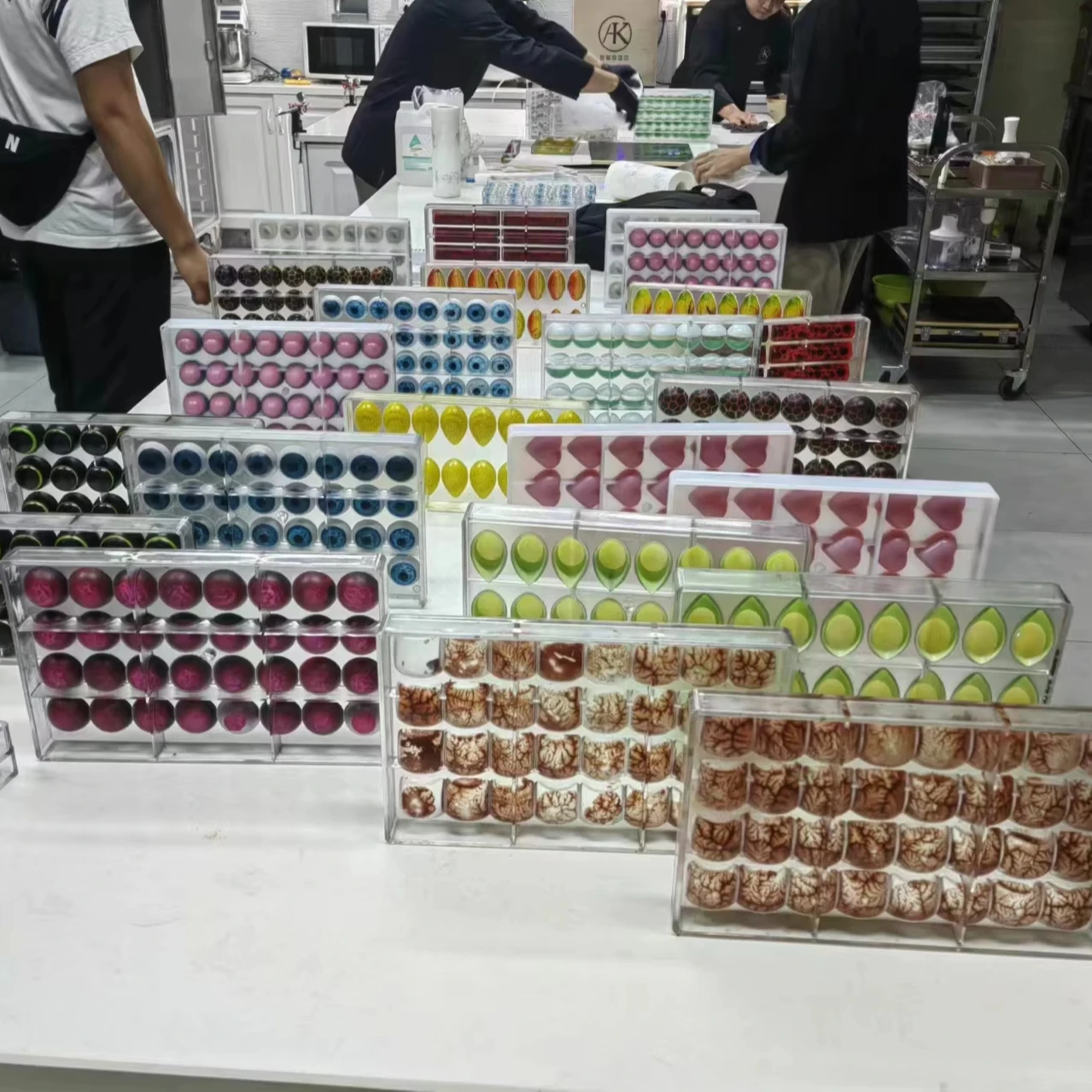 LST Unique 3D Customized Polycarbonate Chocolate Mold Popular Plastic Candy Chocolate Ice Molds