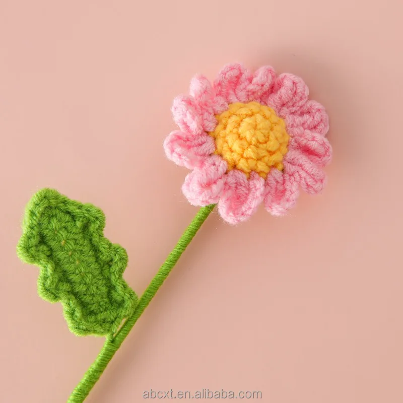 Classic Artificial Hand Made Small Hand-knitted Crocheting Craft White Crochet Daisy Flower