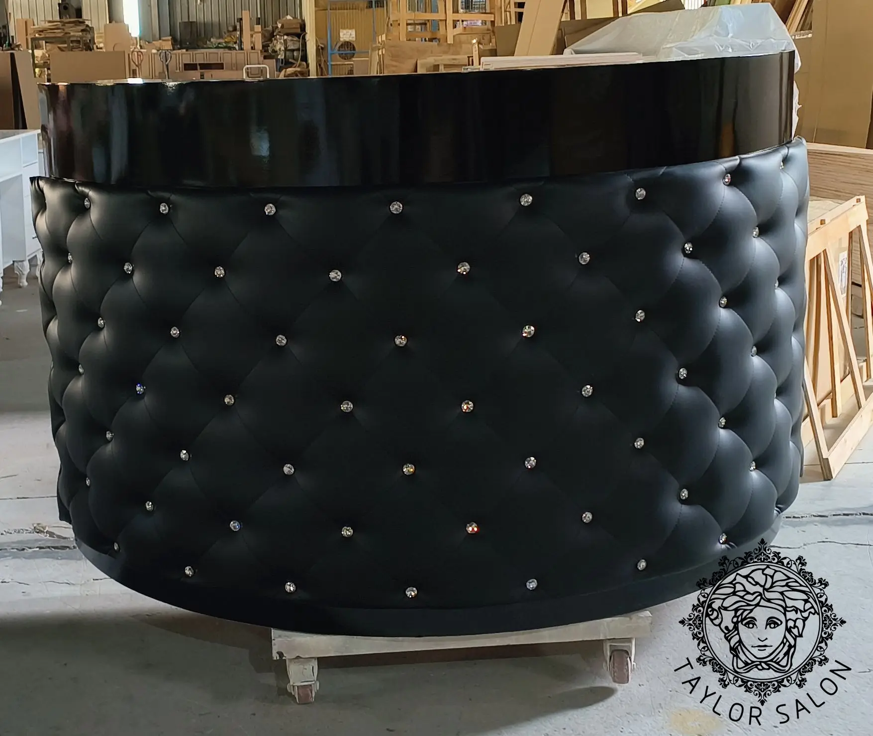 Best Selling Curved Luxury Design Office Furniture Counter Front Table Modern Cashier Leisure Club Reception Desk Beauty Salon