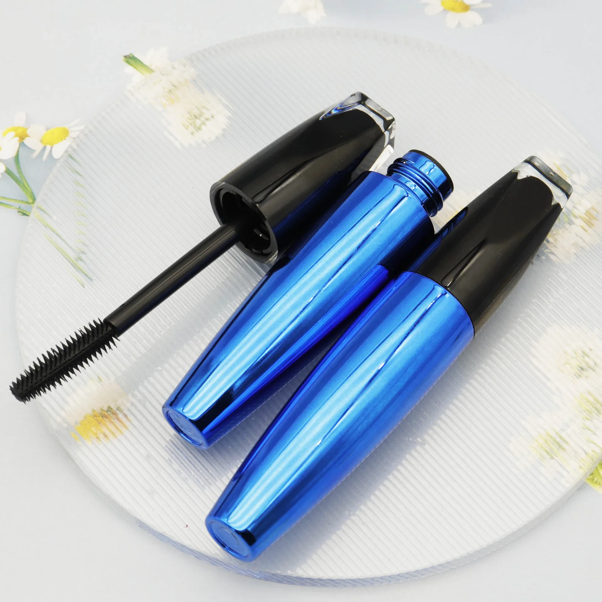 Anti smudge, thick curl, waterproof and logo free eye black