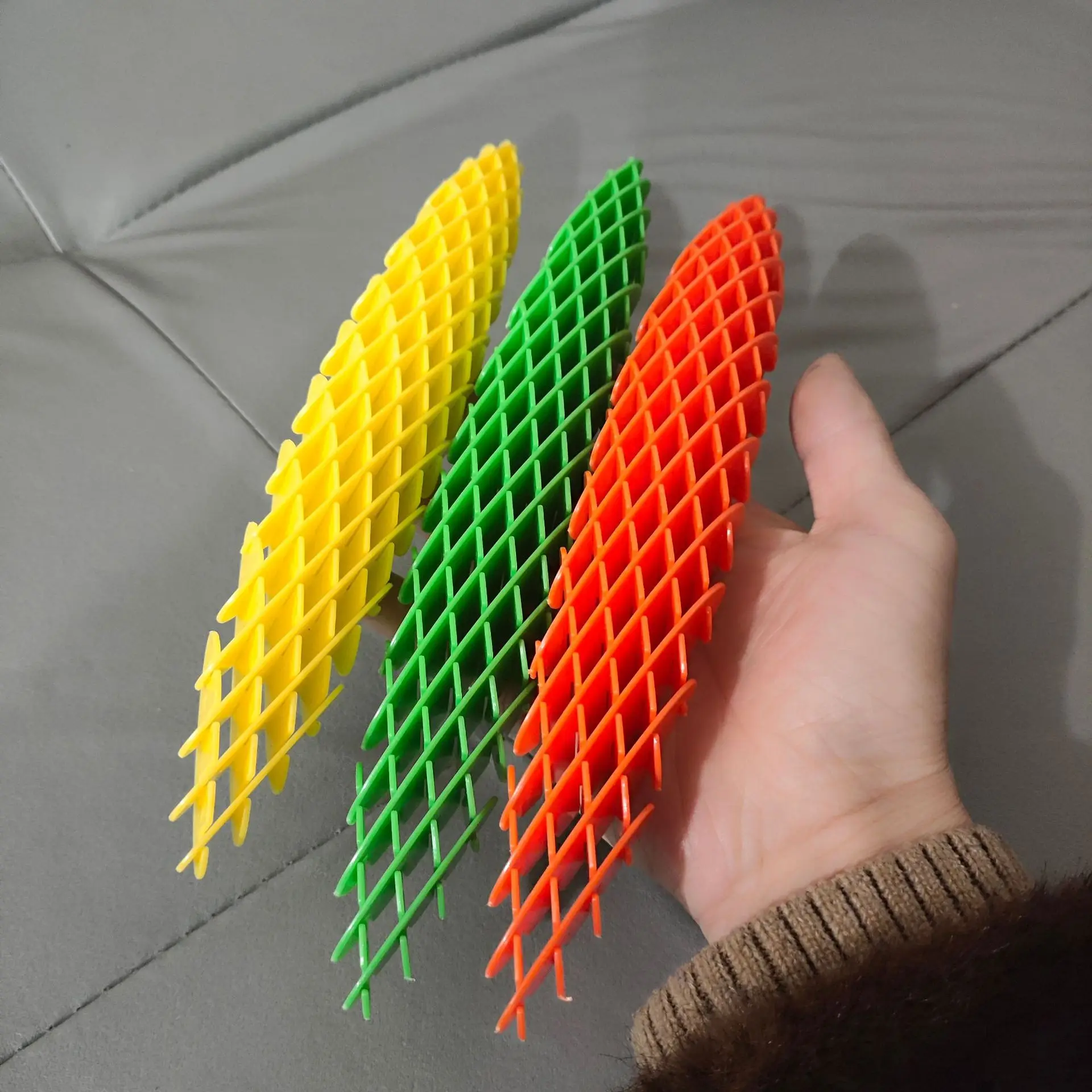 2024 Tiktok hot Sensory Worm Pocket Fidget Toys Stress Relief Worm Toys Fingertip Contort Fidget Worm