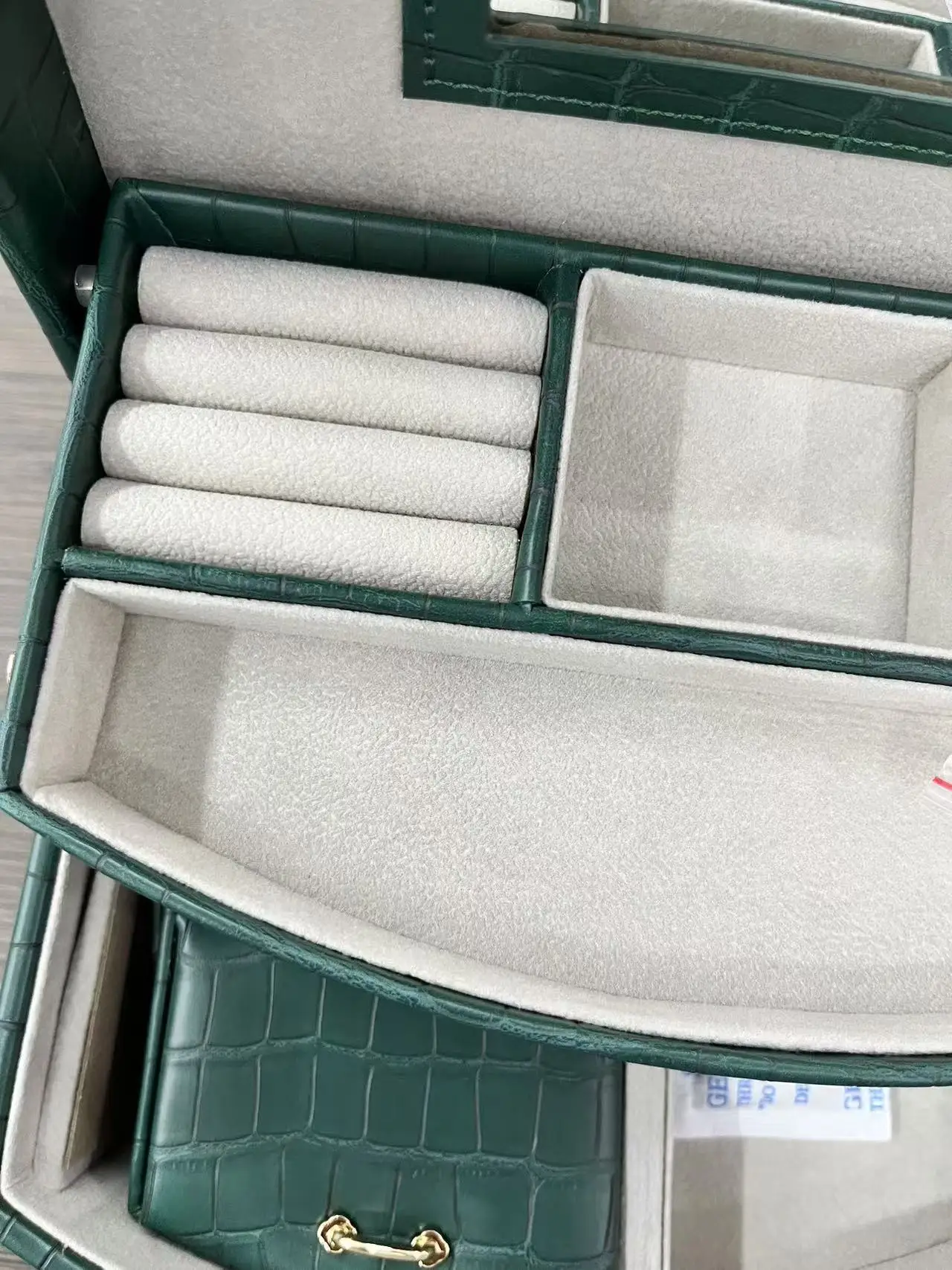Portable three-layer leather jewelry box ring necklace large capacity jewelry storage box