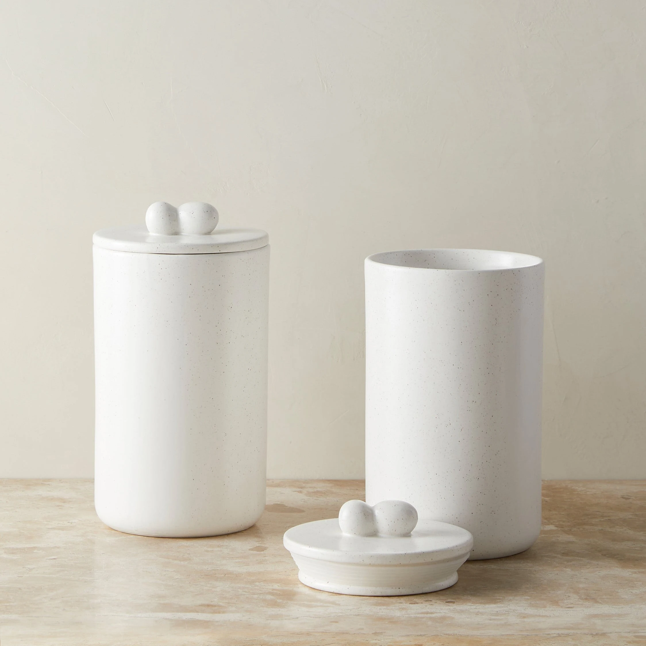 Glamorous flecks glaze matte white stoneware kitchen storage bottles & jars ceramic sugar tea coffee canister with unique lid