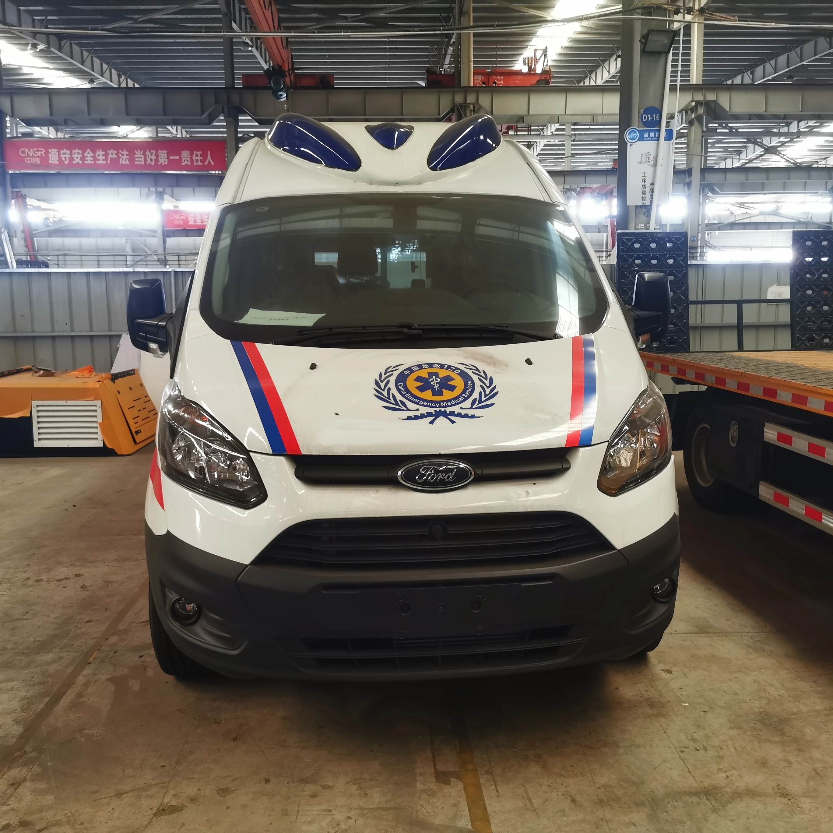 2024 Ford Chinese ambulance  gasoline 2.0L 5-speed manual Cheap Emergency Transport Ambulance Vehicle Medical ICU Ambulance