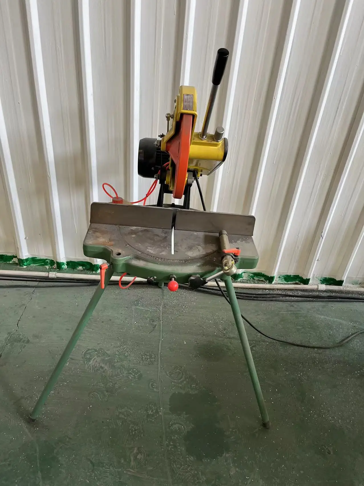 Supply aluminum single head cutting saw door and window manual cutting machine