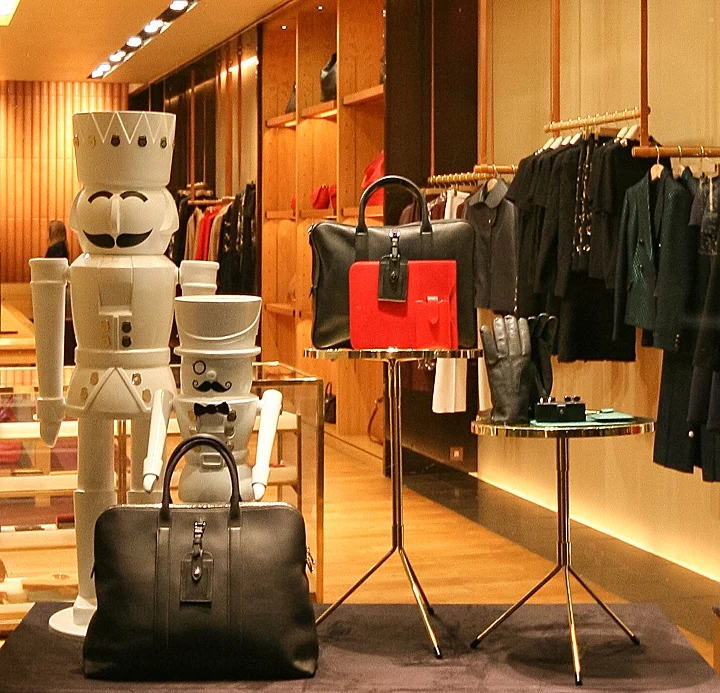 Custom Window Display Life Size Red Fiberglass Cracker Soldier Statue