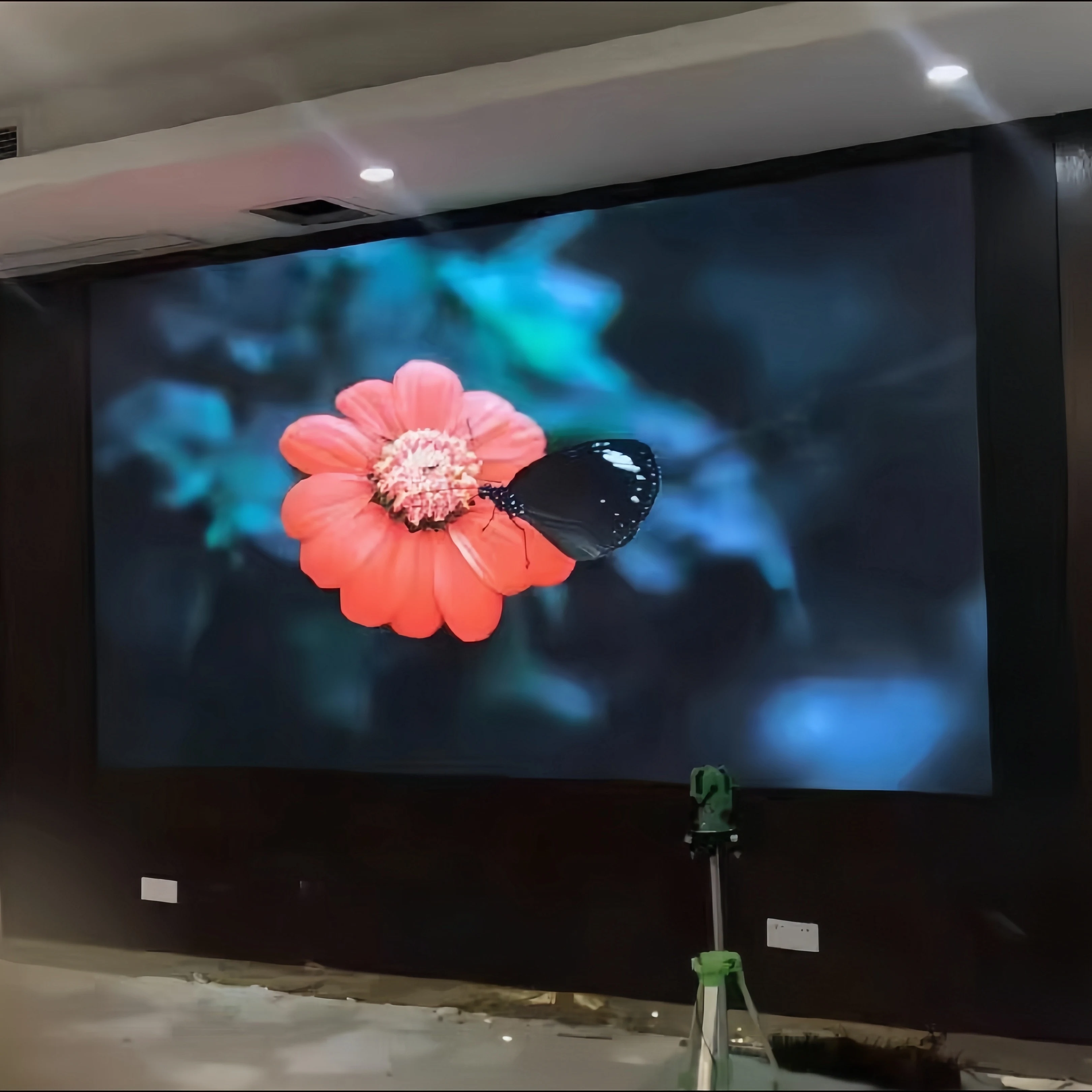 Interactive COB LED Matrix Screen Superior Brightness Wave Motion Effects Kinetic LED Display Screen for education home cinema