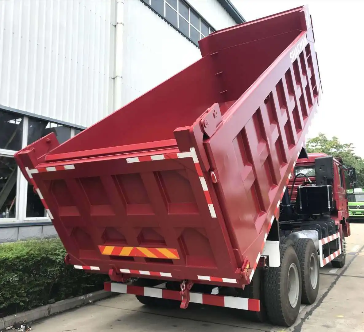 Hot sale 8x4 6x4 Dump Truck 40ton F3000 Tipper Truck with spare parts for hot sale