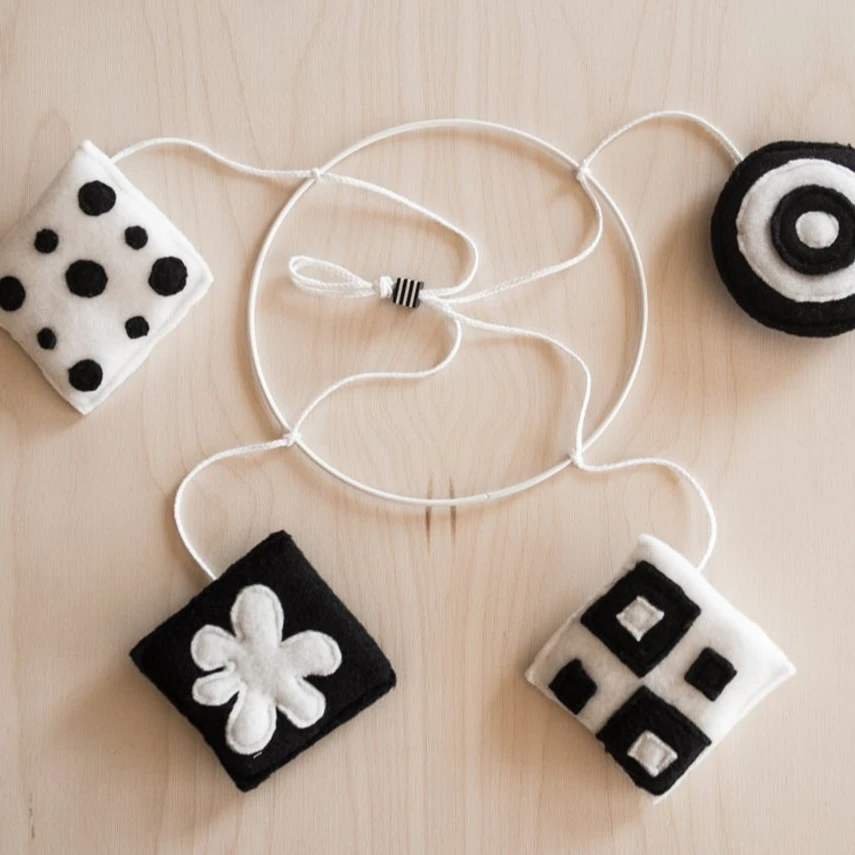 
wall decorations sensory monochrome bed nursery room montessori educational toys black and white baby mobile 