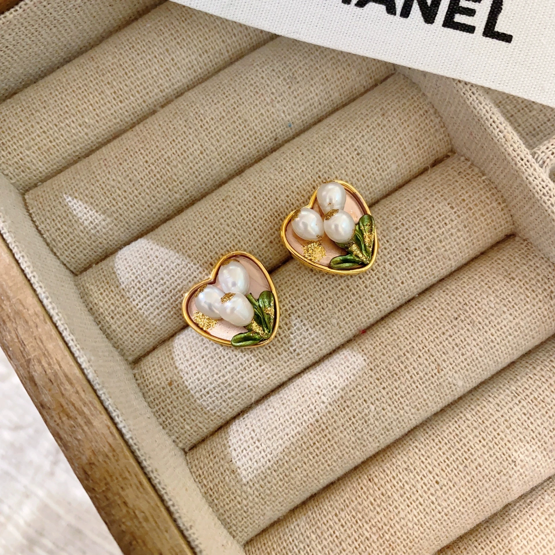 Zhuji New Retro Style Baroque Pearl Earrings French Oil Painting Frame Flower Literary Earrings